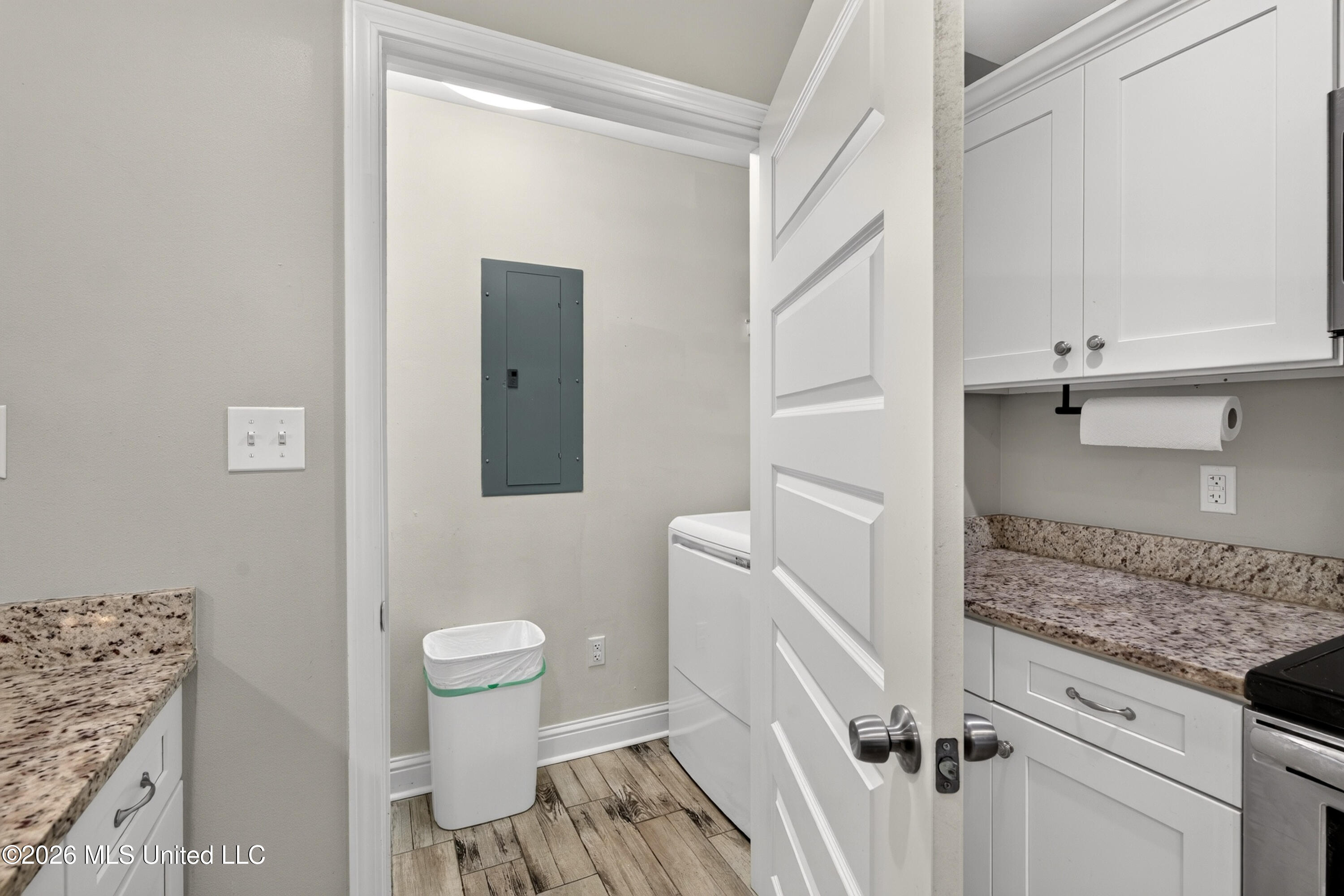 916 Central Avenue Property Photo 22