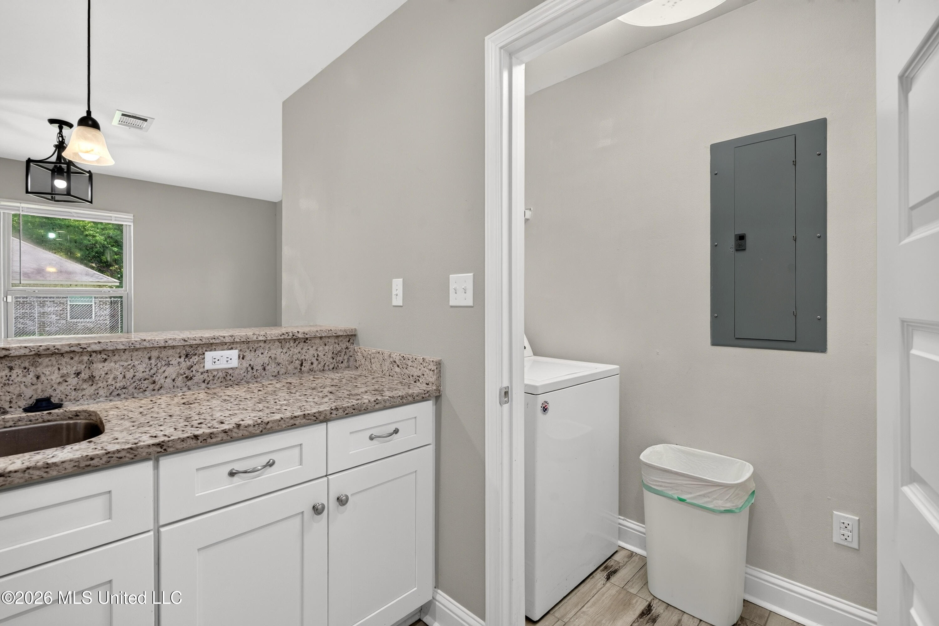 916 Central Avenue Property Photo 24