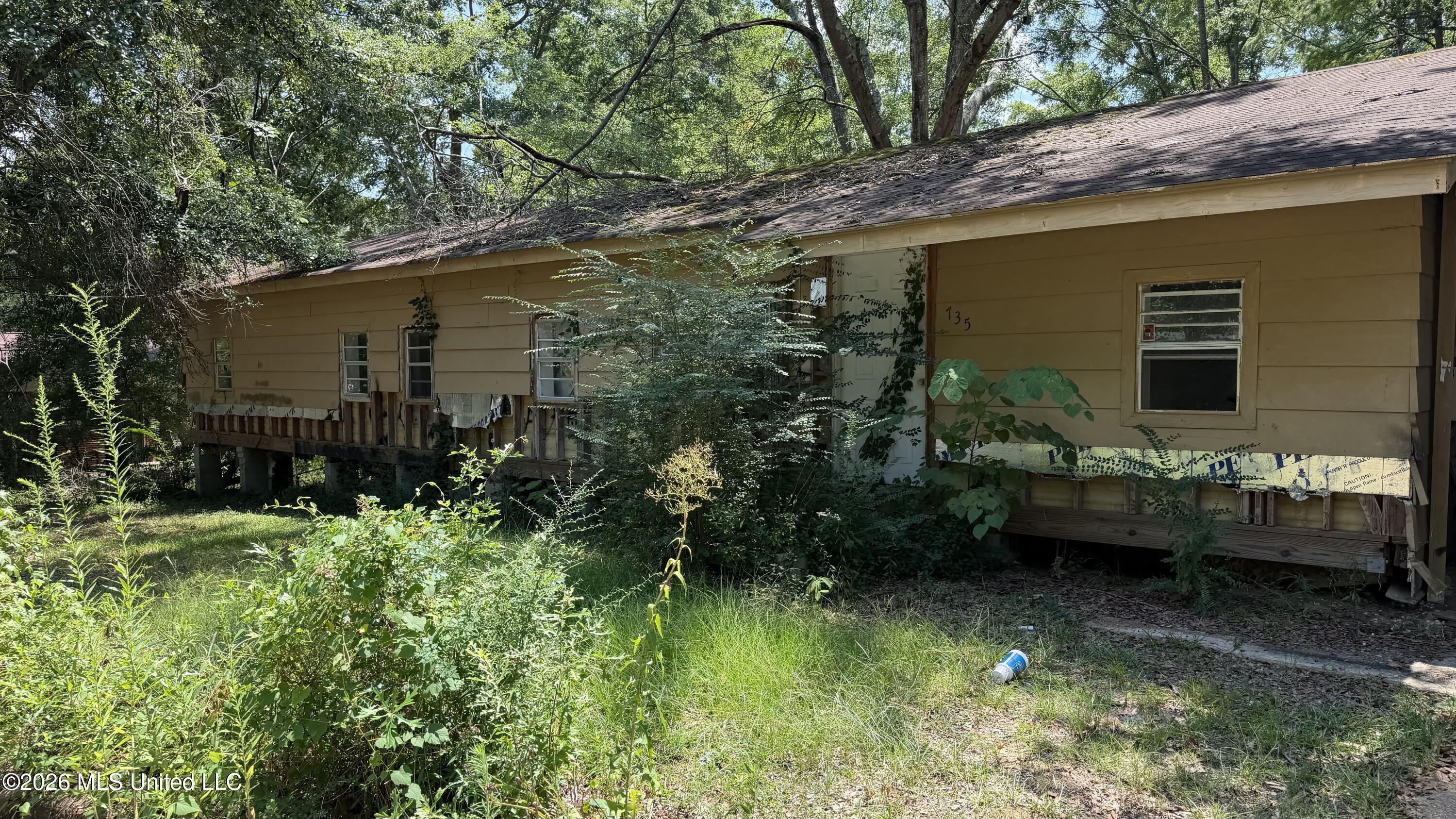 735 Seminole Avenue Property Photo 2