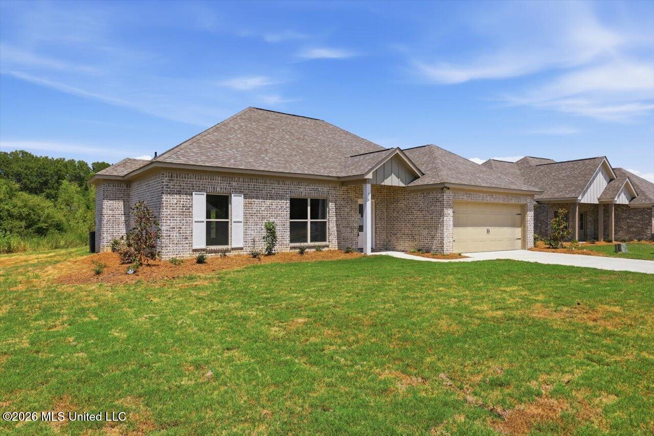114 Newport Drive Property Photo 2