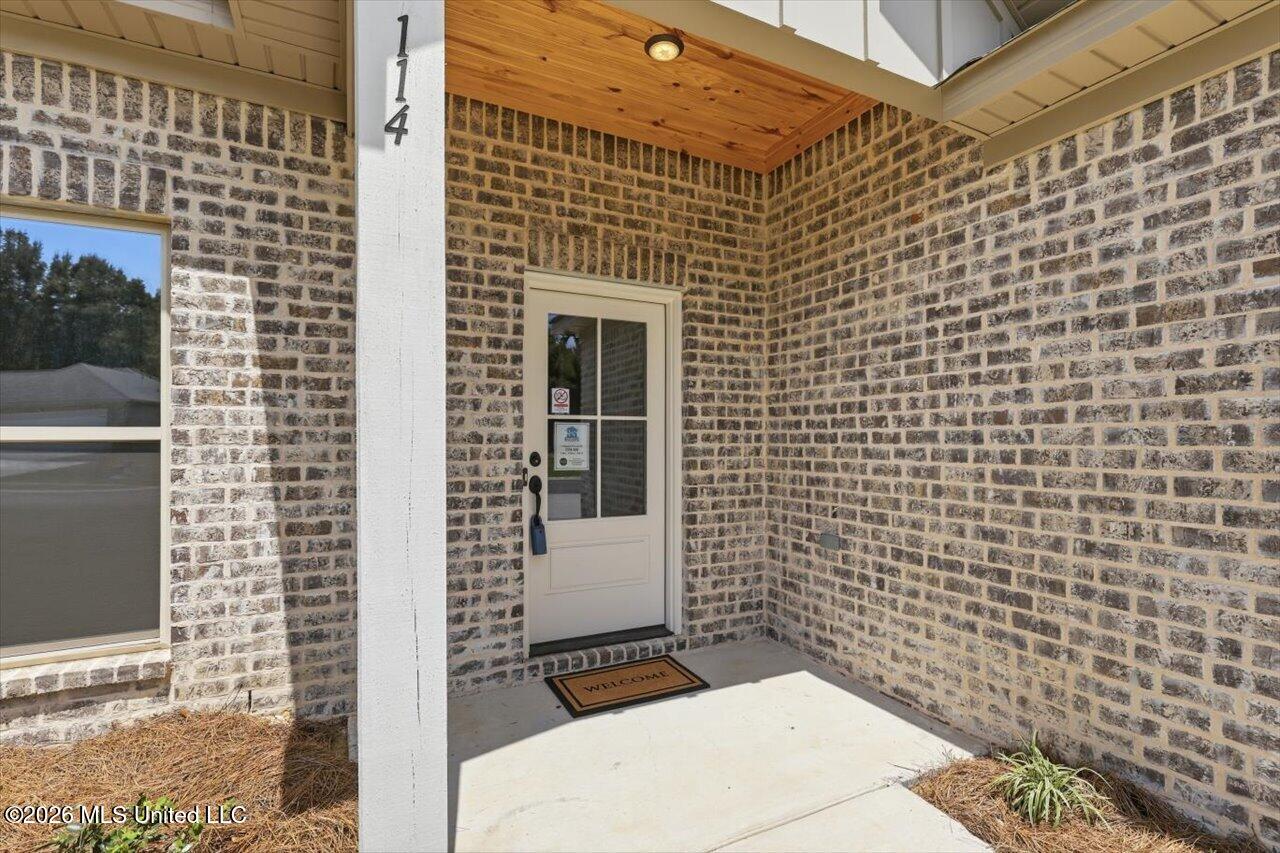 114 Newport Drive Property Photo 4