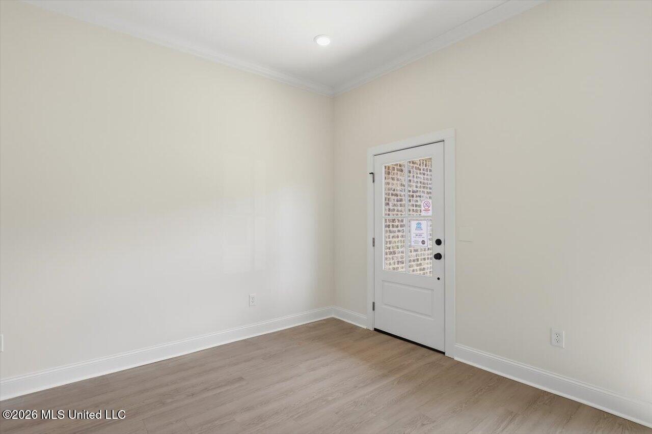 114 Newport Drive Property Photo 5