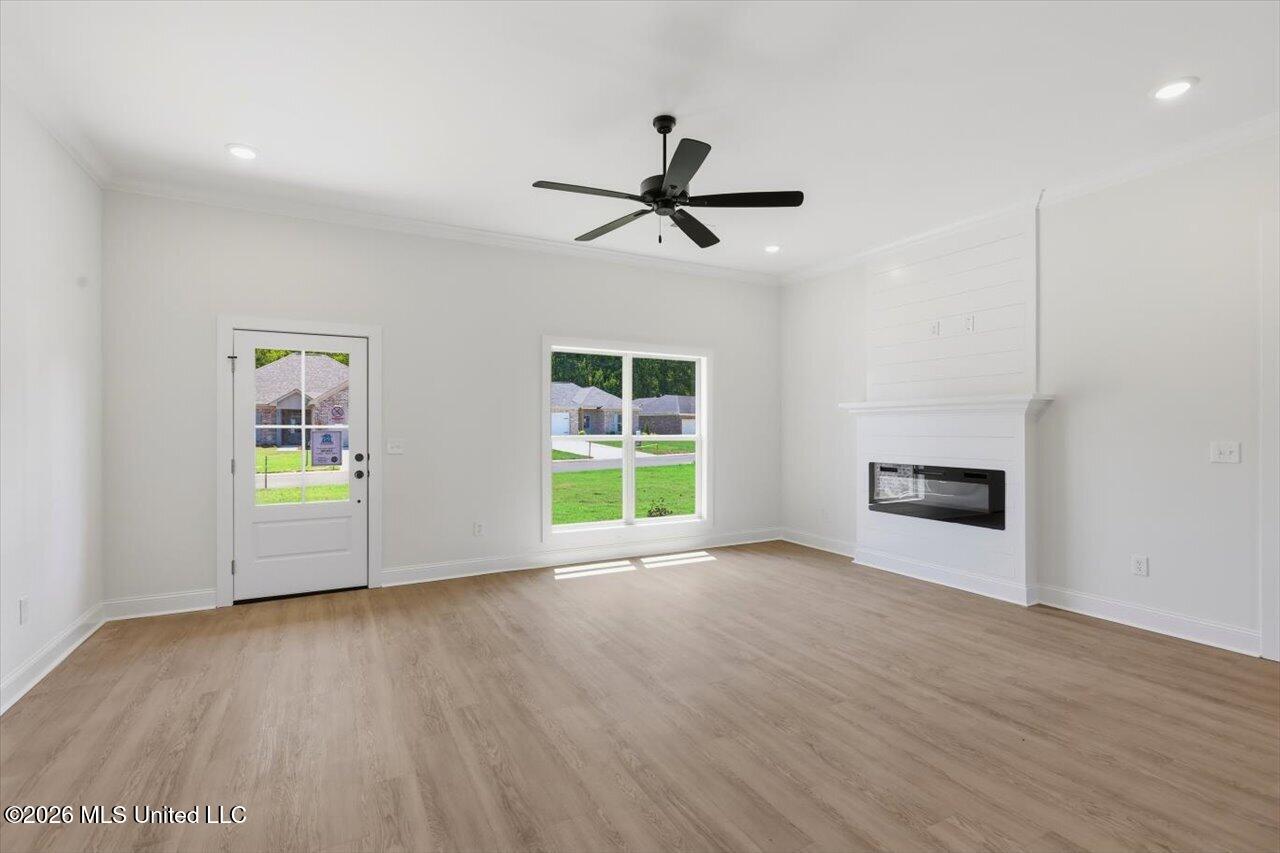 114 Newport Drive Property Photo 6