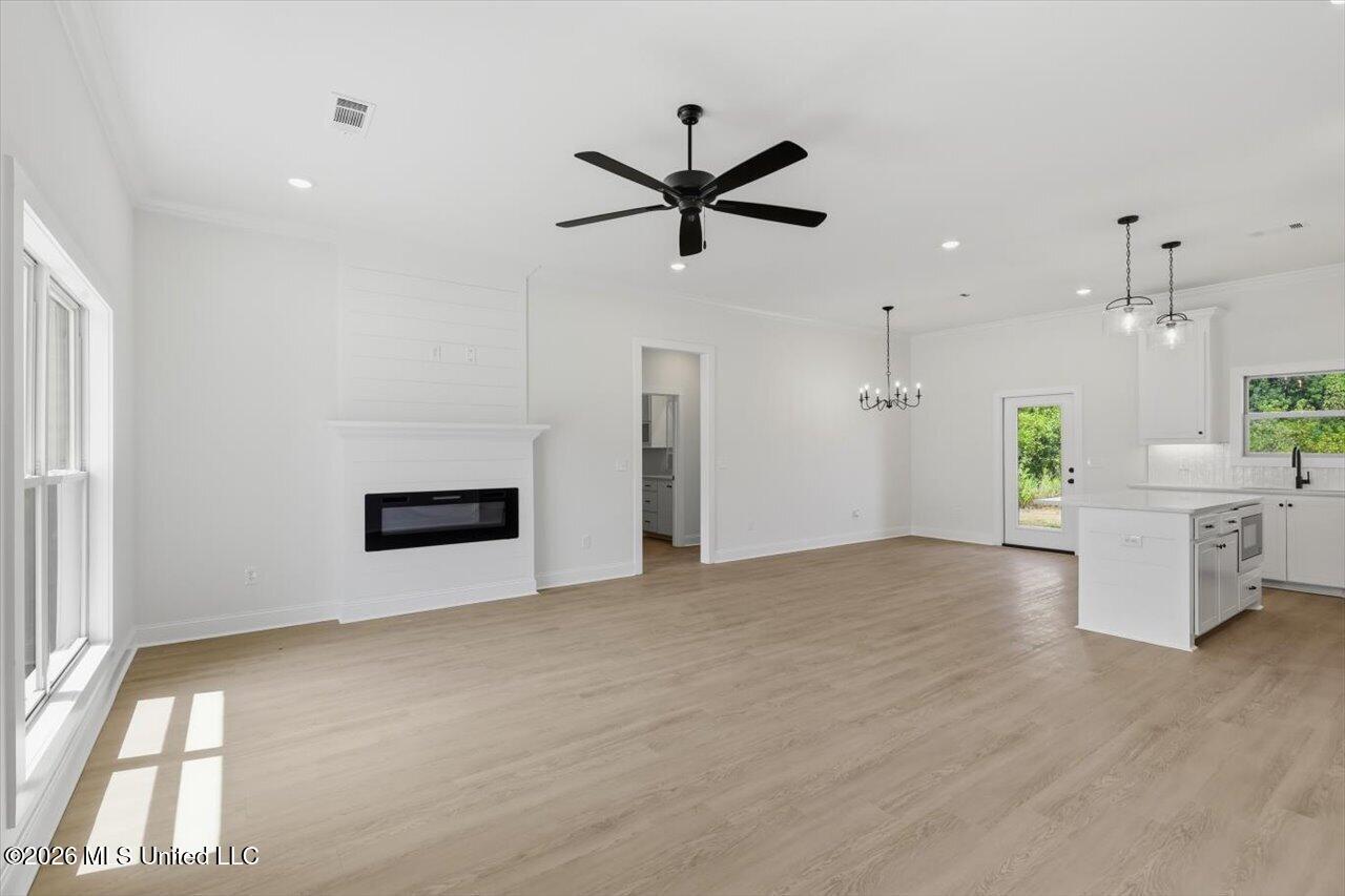 114 Newport Drive Property Photo 8
