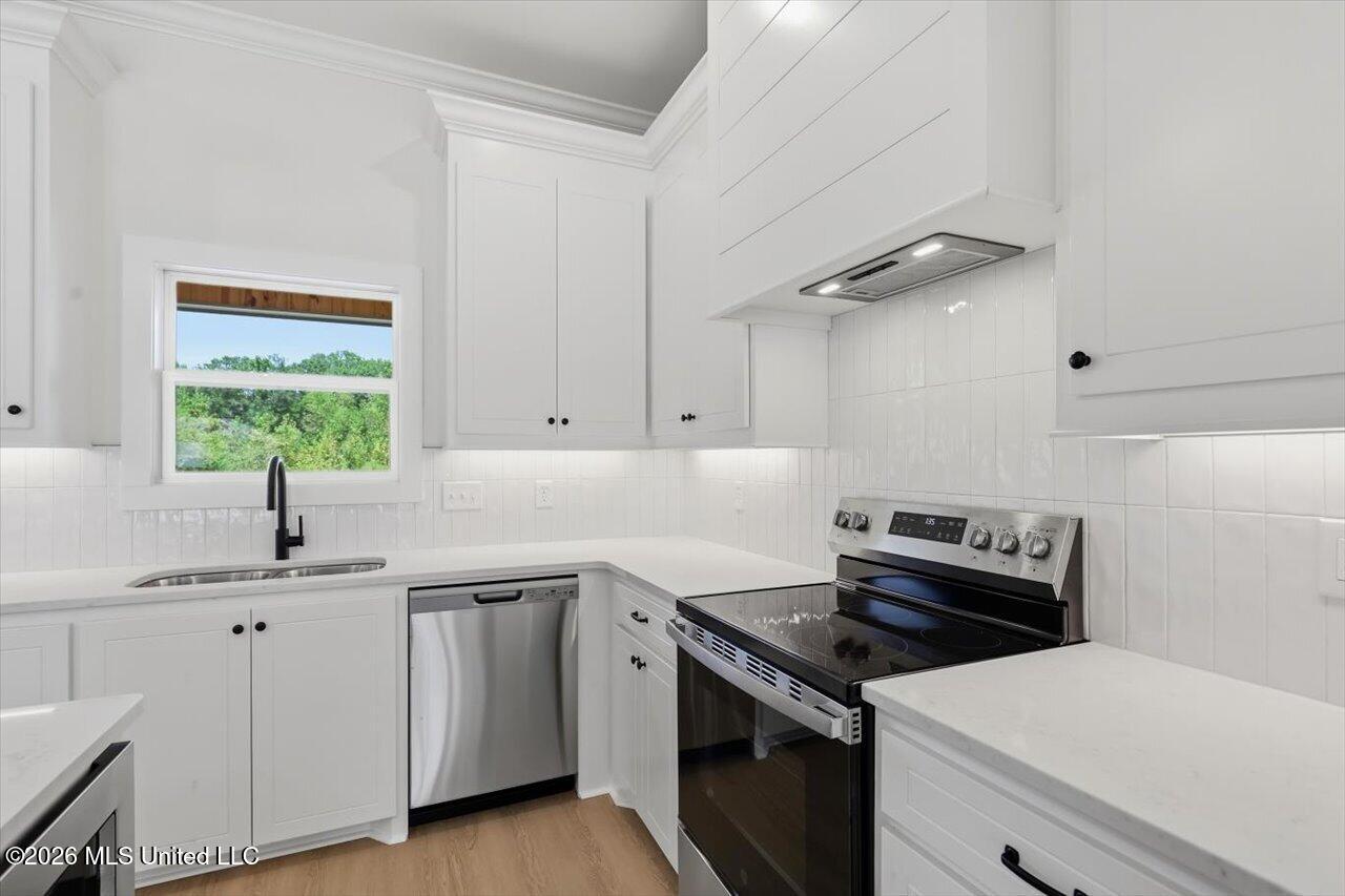 114 Newport Drive Property Photo 14