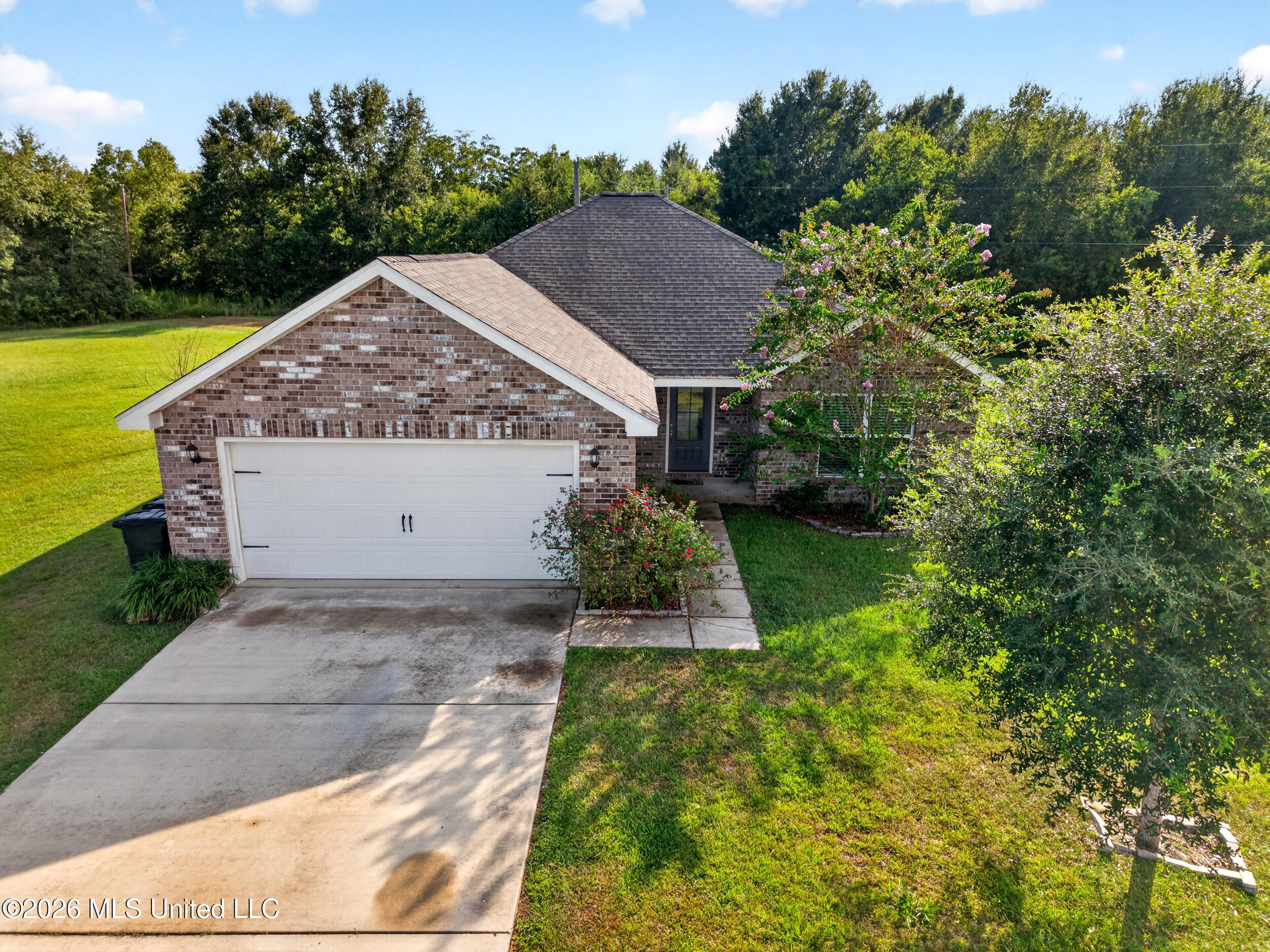 5 Elk Court Property Photo 3