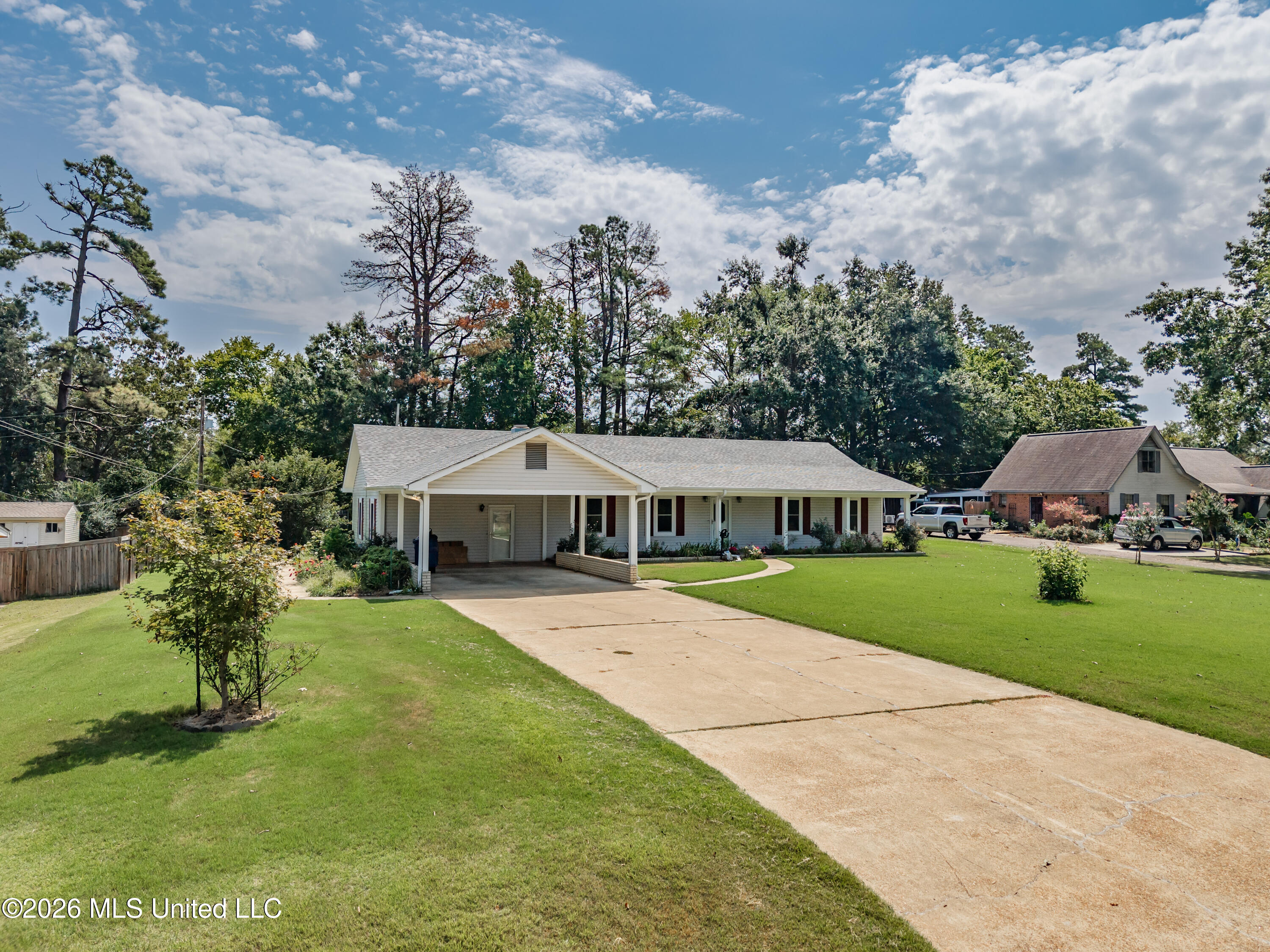 147 Hemlock Road Property Photo 1