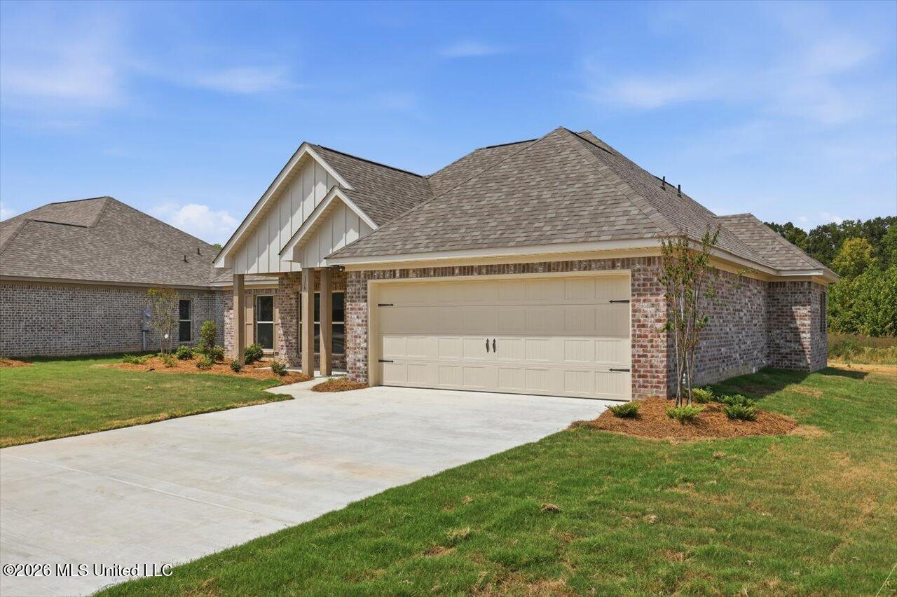 116 Newport Drive Property Photo 3