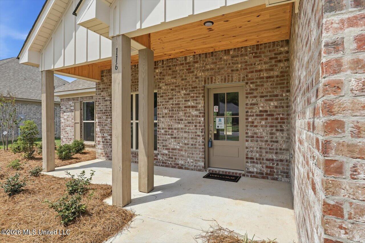 116 Newport Drive Property Photo 5