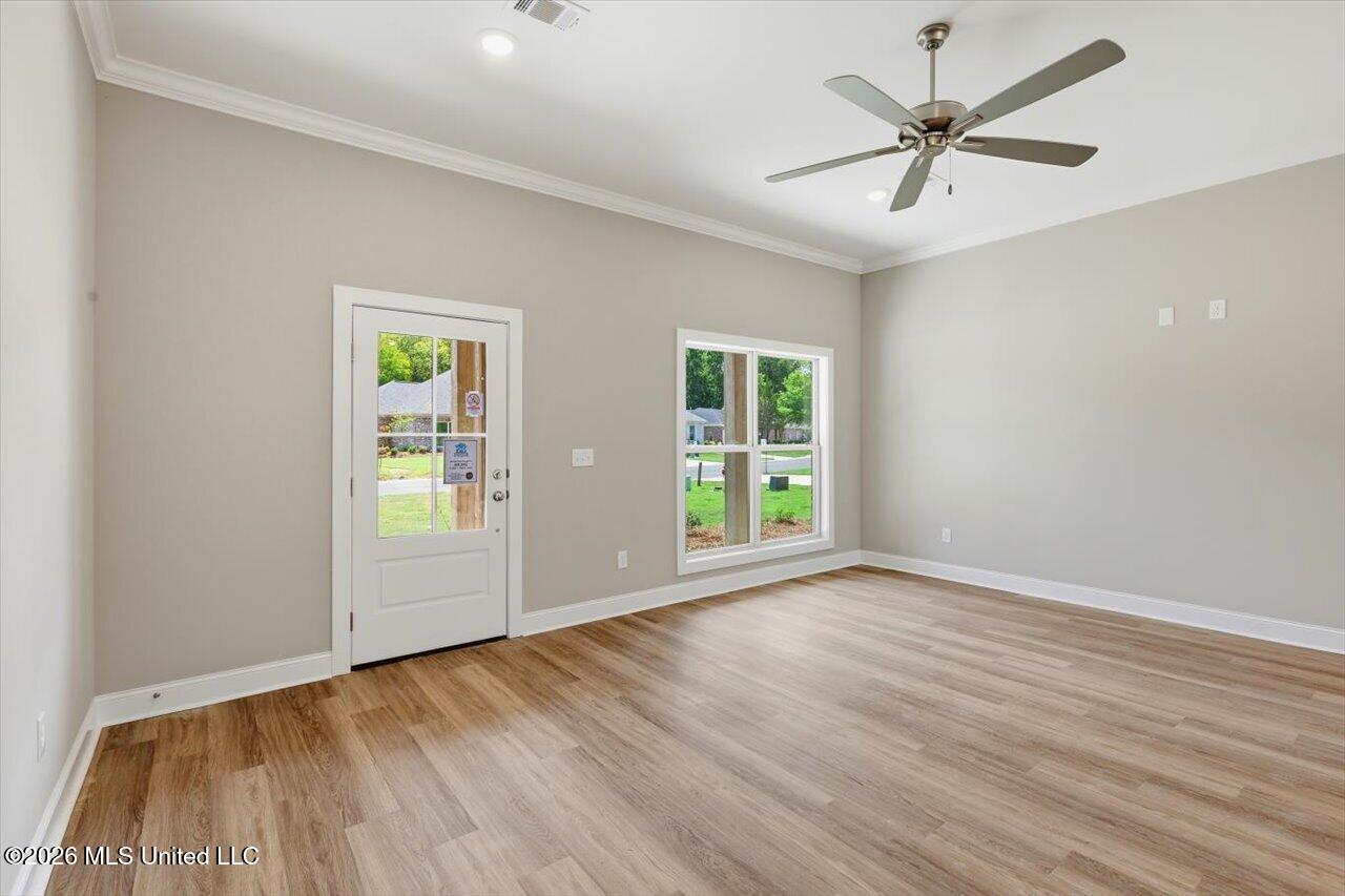 116 Newport Drive Property Photo 7