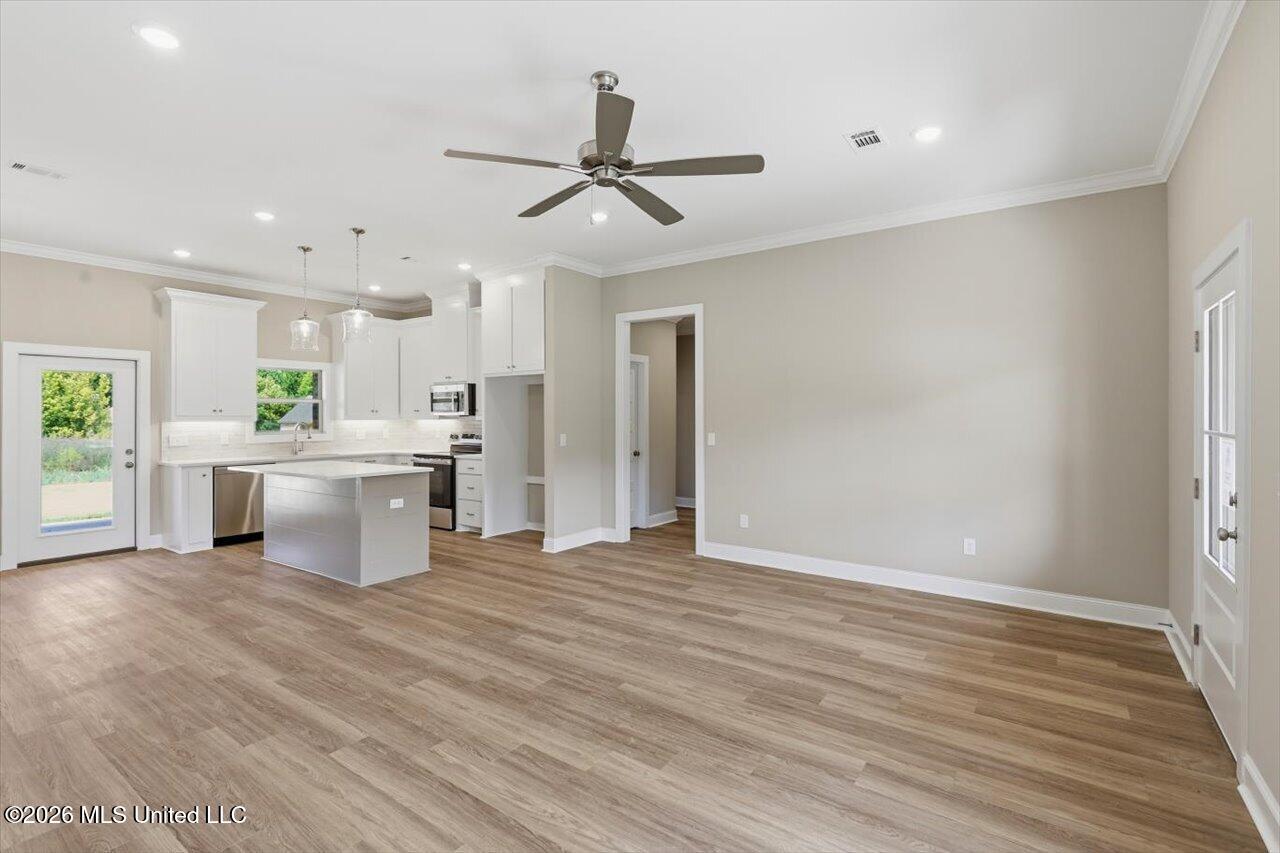 116 Newport Drive Property Photo 8