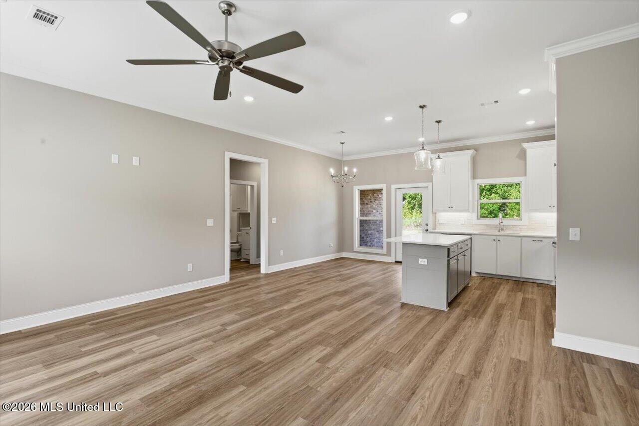 116 Newport Drive Property Photo 9