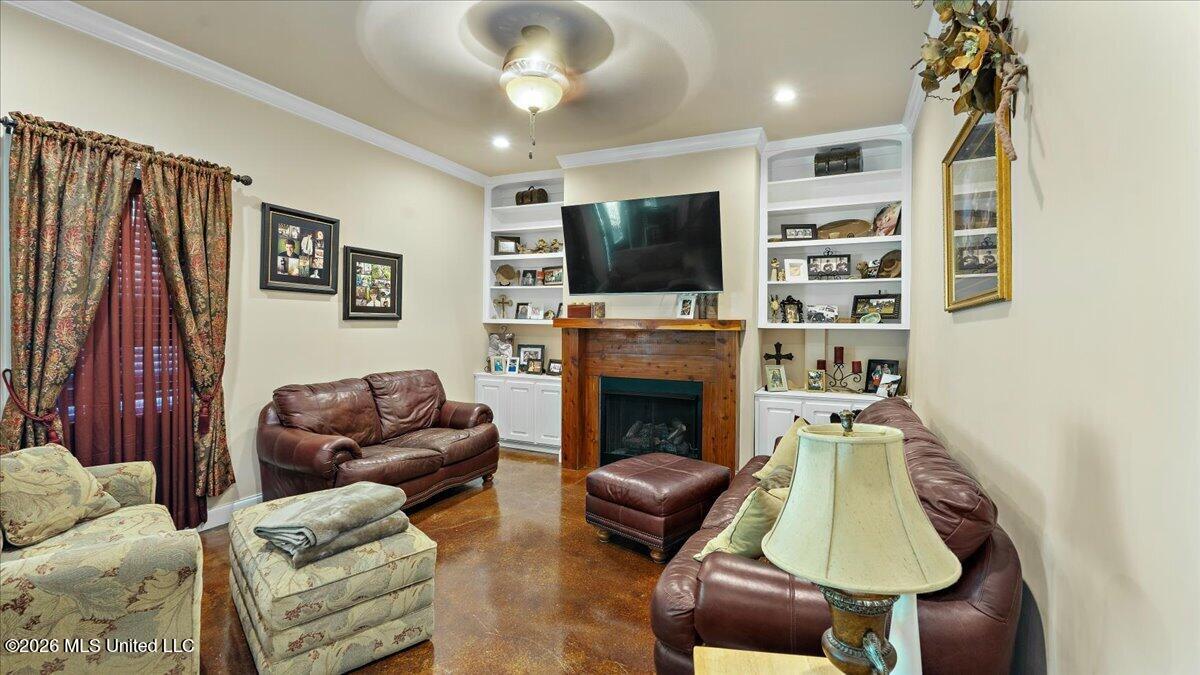 1907 Robinson Road Property Photo 7