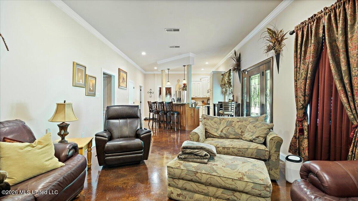 1907 Robinson Road Property Photo 8