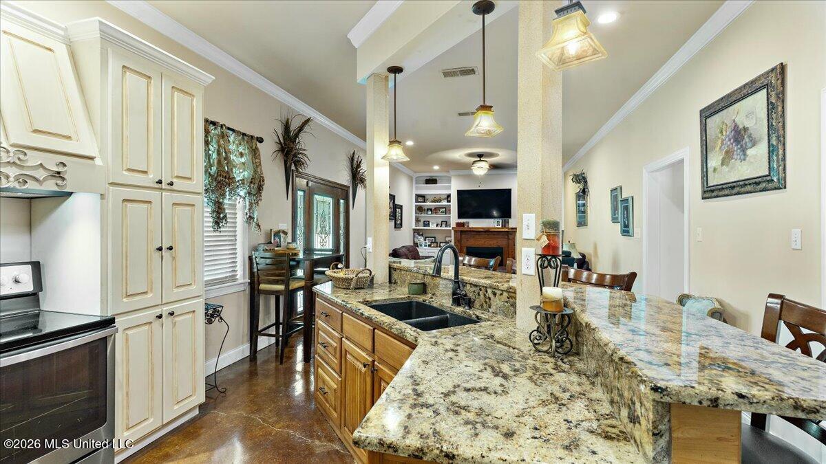 1907 Robinson Road Property Photo 10