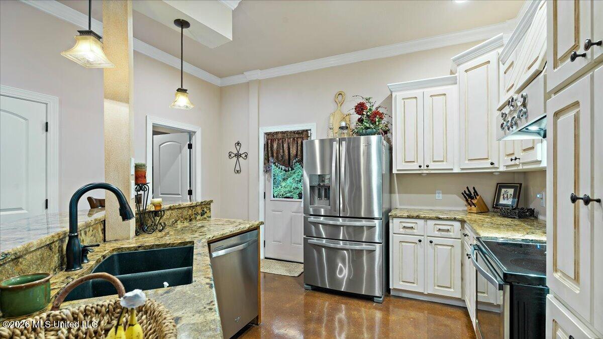 1907 Robinson Road Property Photo 11