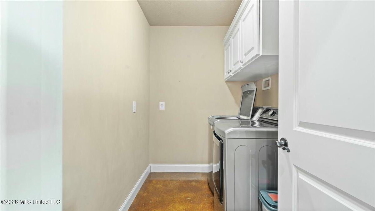 1907 Robinson Road Property Photo 12