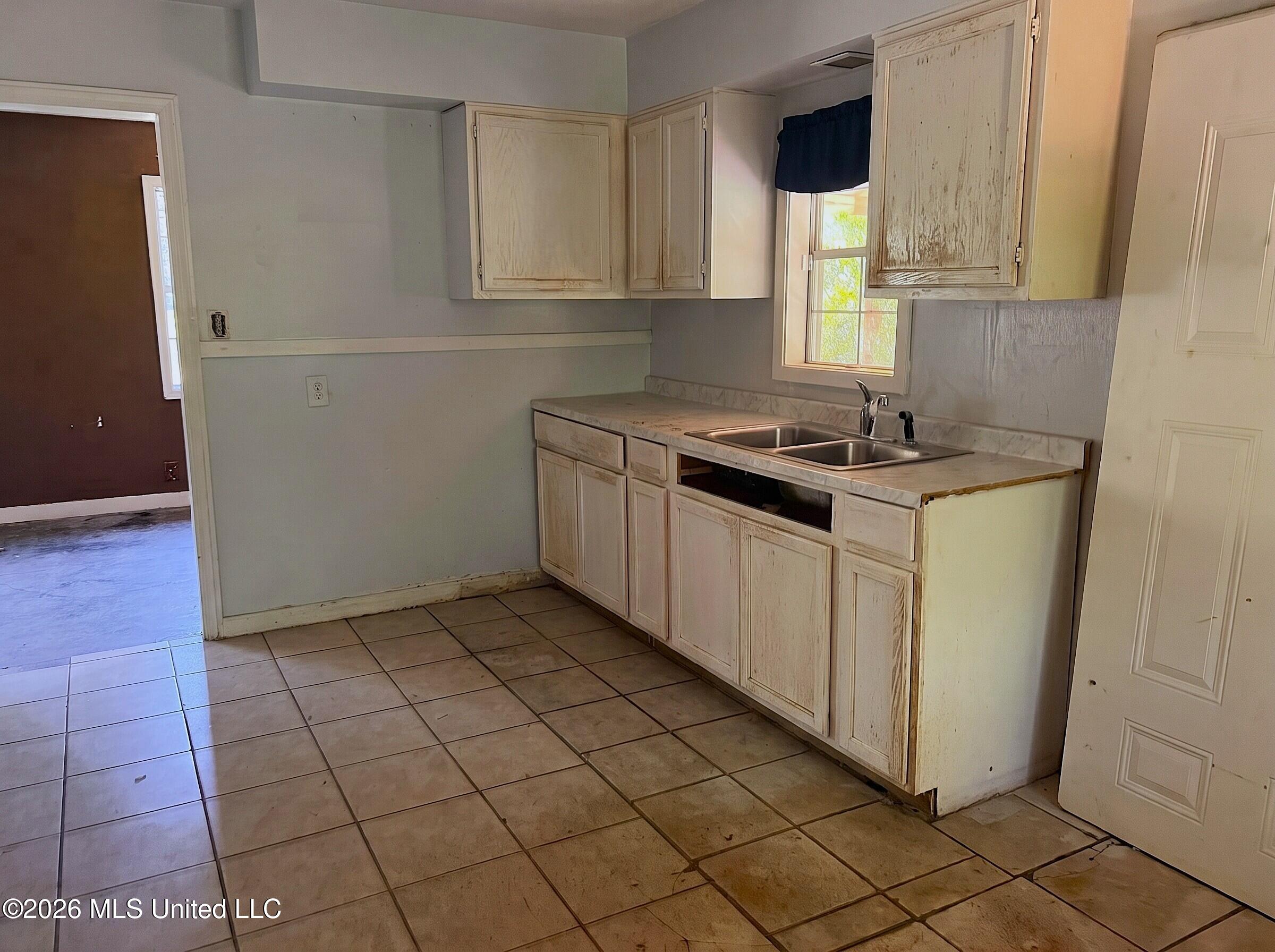 1159 W Mcdowell Road Property Photo 2