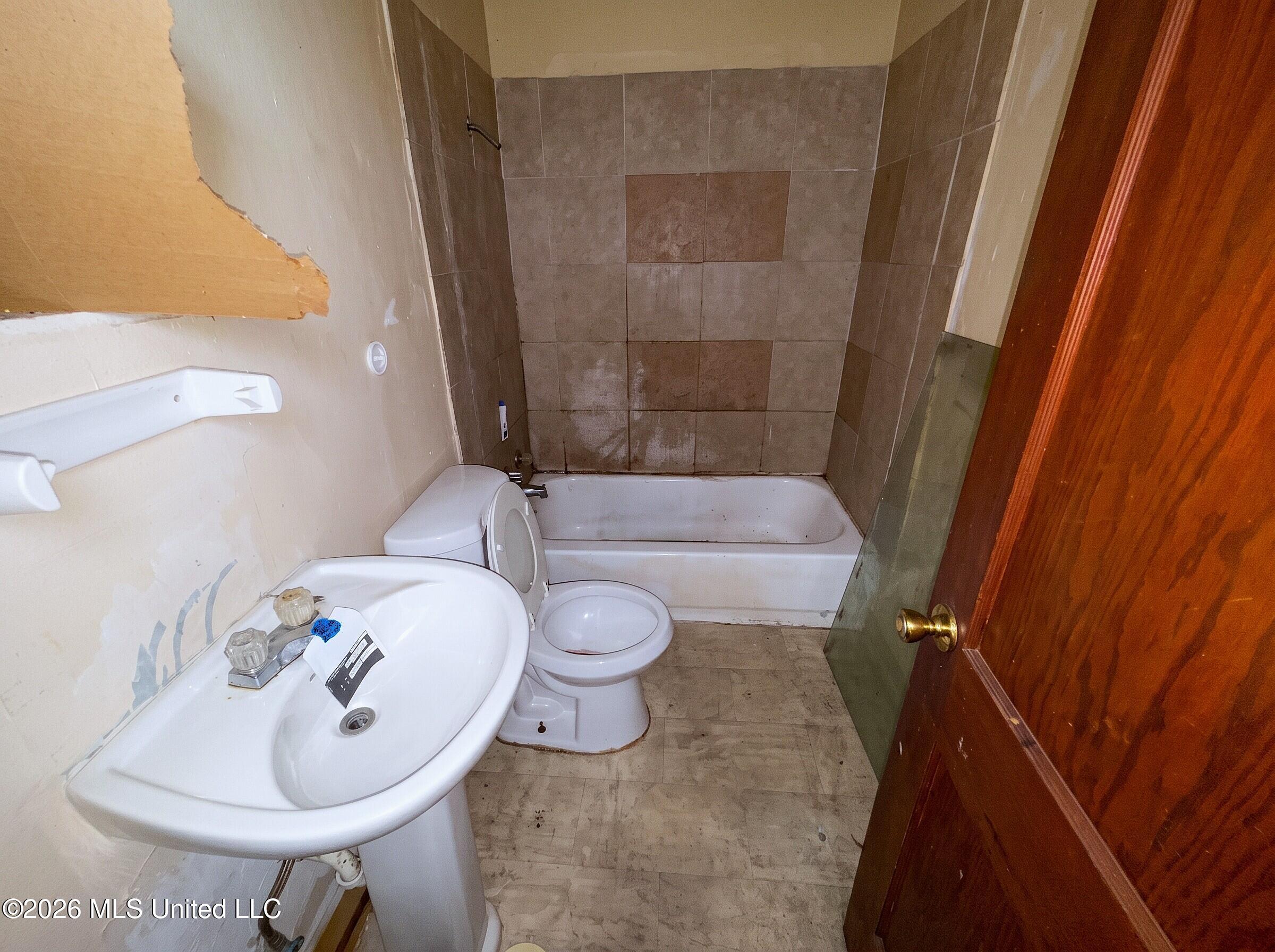 1159 W Mcdowell Road Property Photo 4