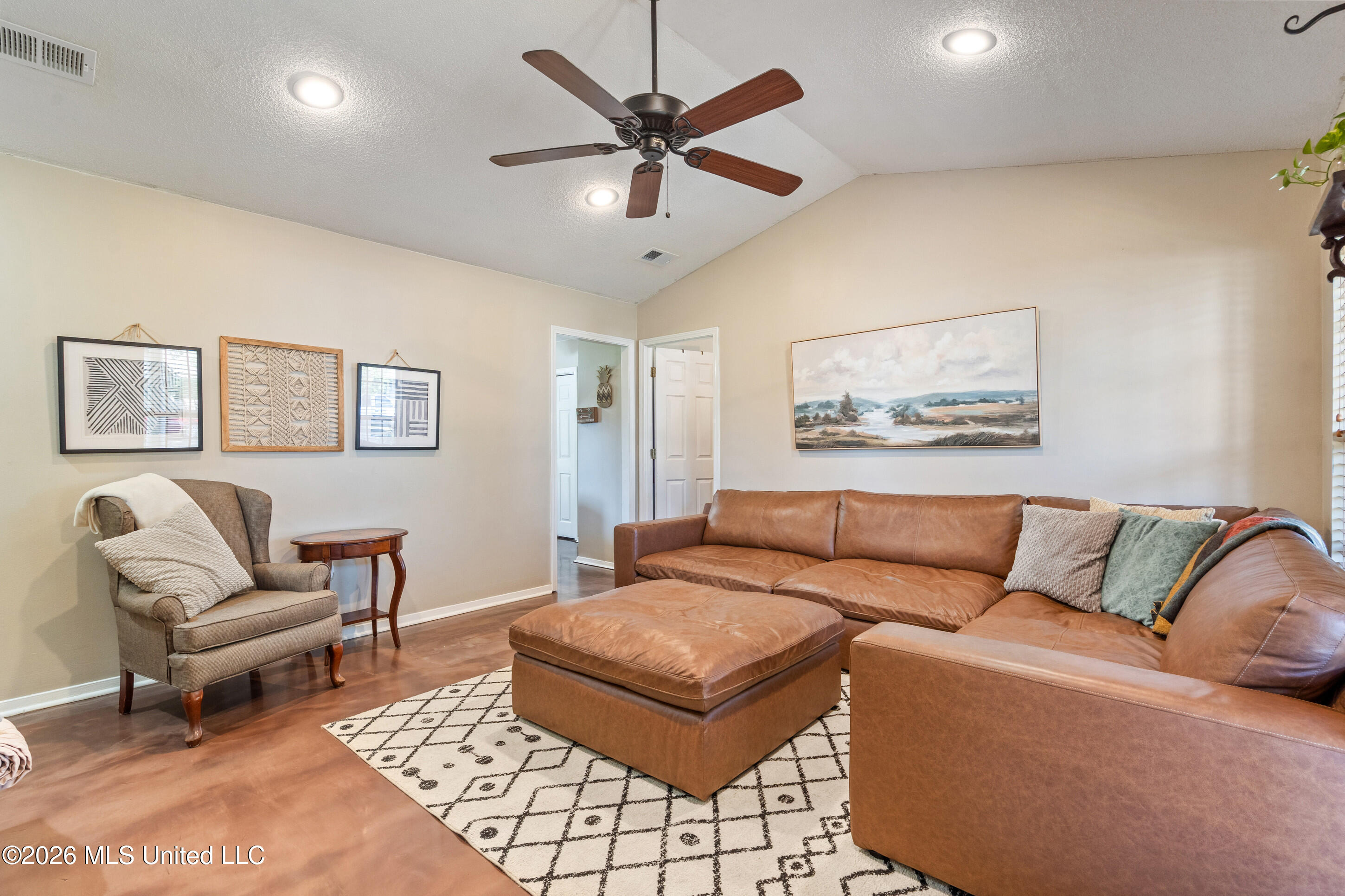 10151 Riggan Drive Property Photo 4
