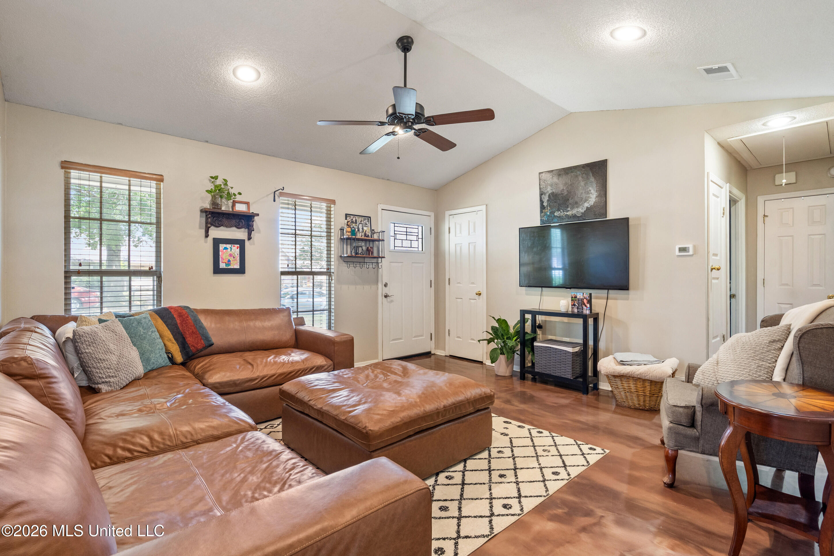 10151 Riggan Drive Property Photo 6