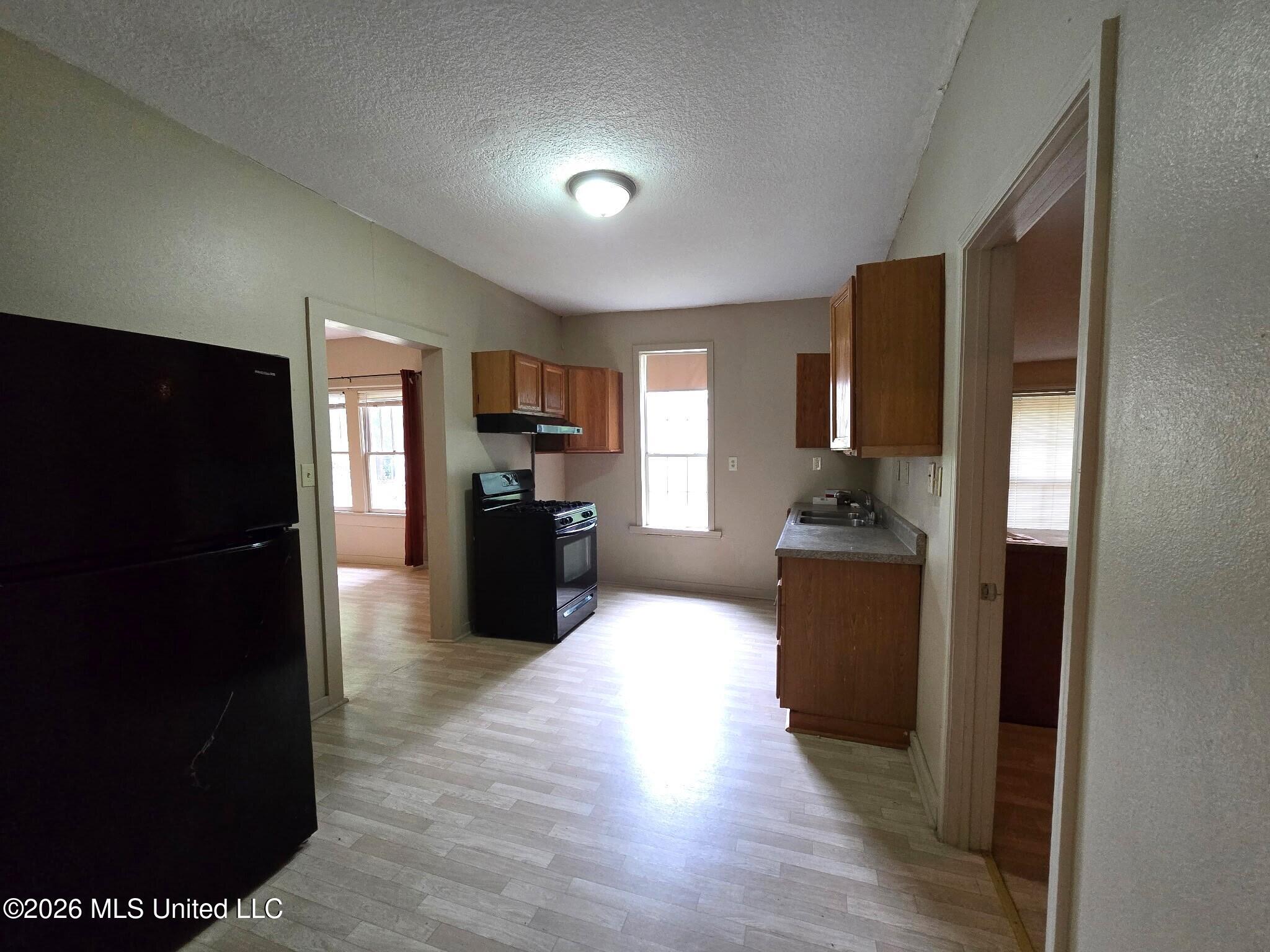 507 W Magnolia Street Property Photo 6