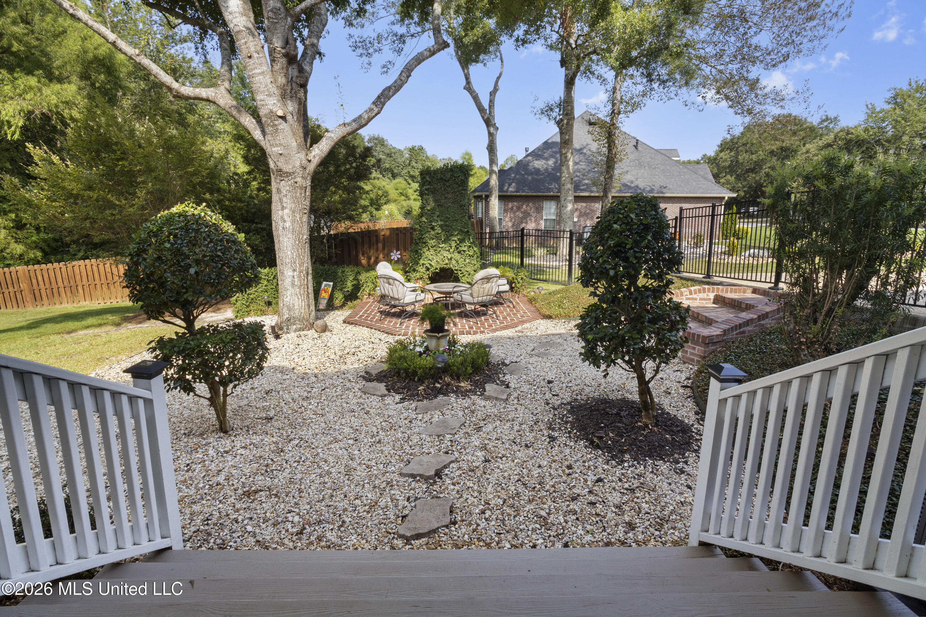 7820 Rushing Oaks Drive Property Photo 111