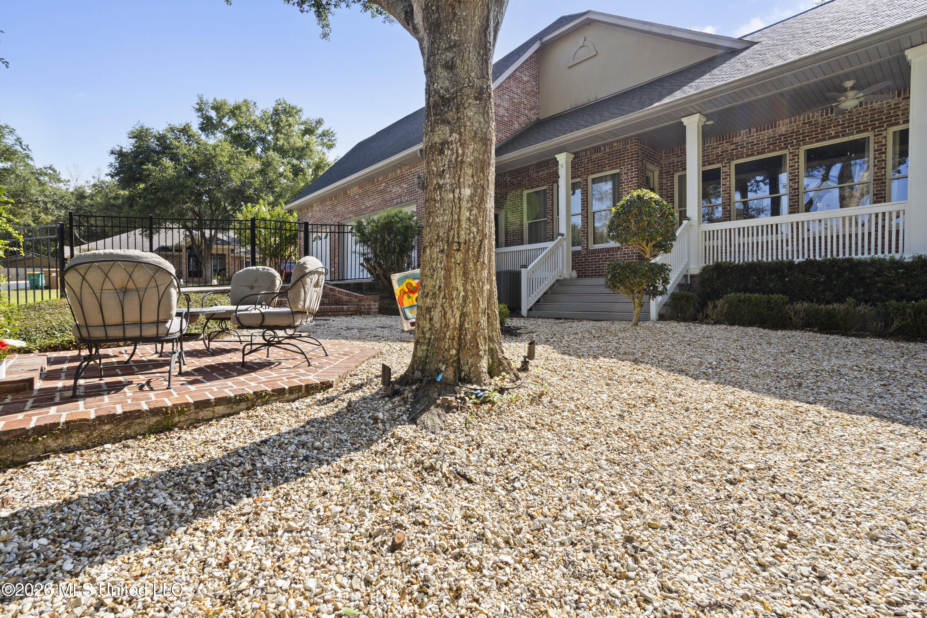 7820 Rushing Oaks Drive Property Photo 116