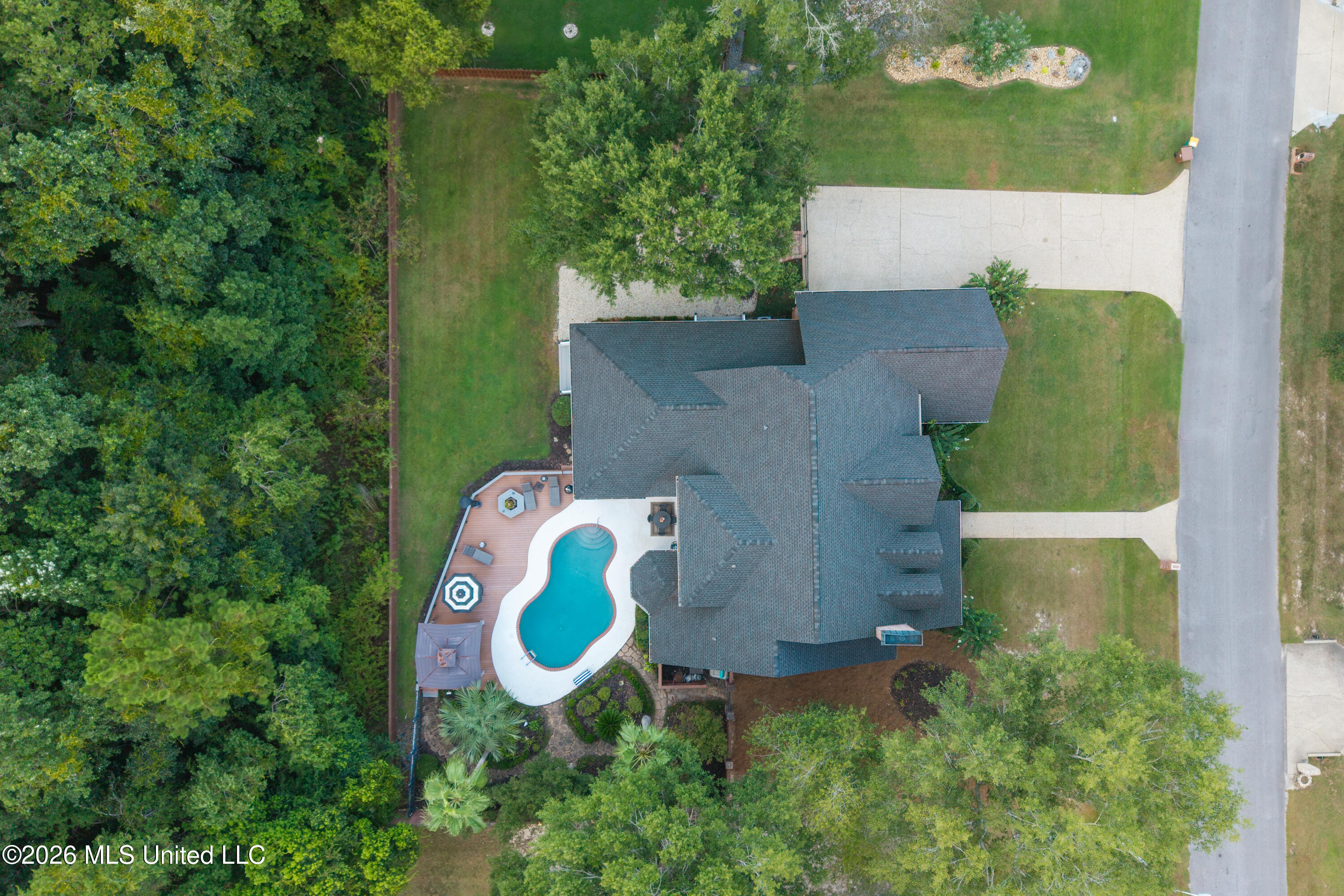 7820 Rushing Oaks Drive Property Photo 125