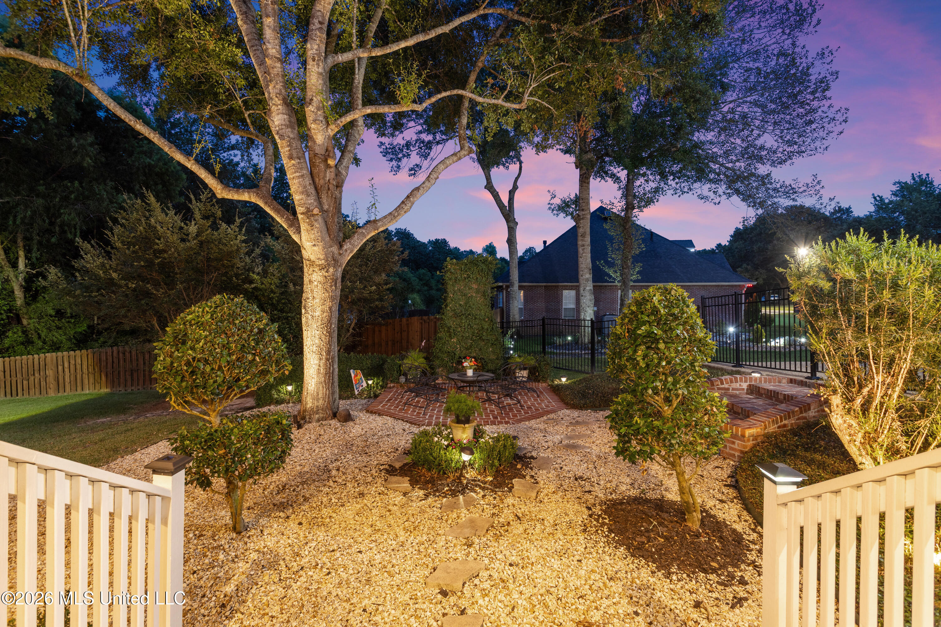 7820 Rushing Oaks Drive Property Photo 137