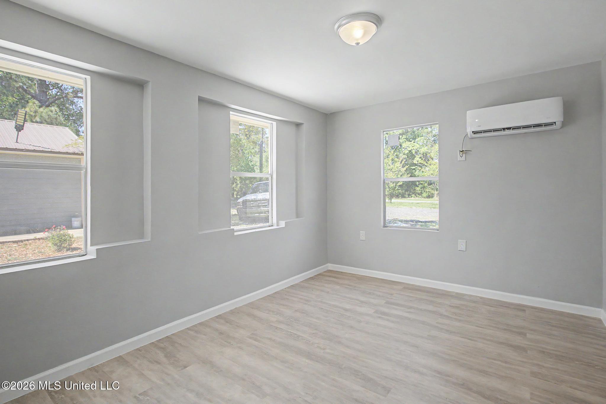 9424 Daisy Vestry Road Property Photo 6