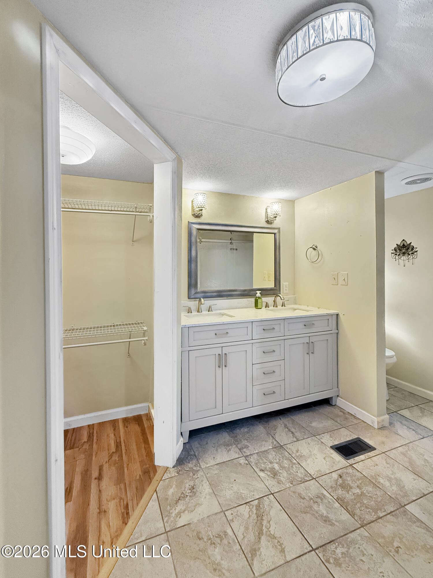 10750 Linohau Way Property Photo 7