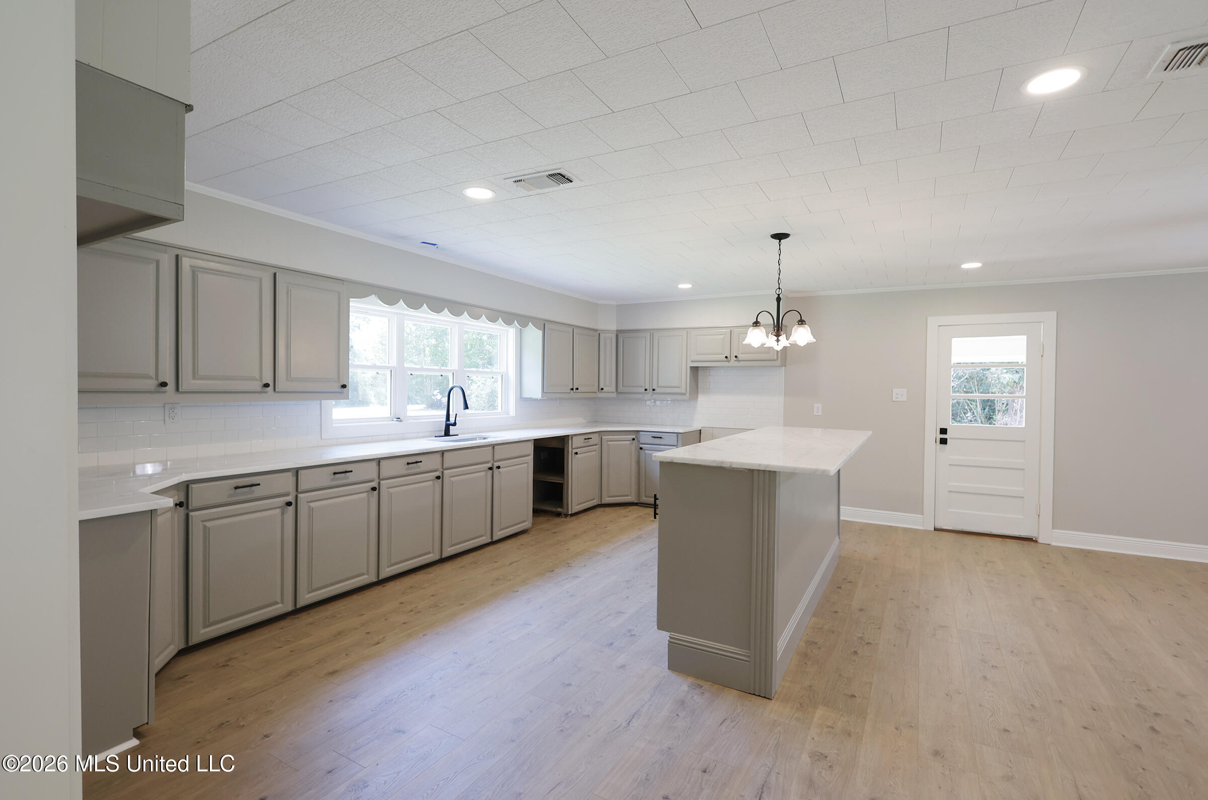 6121 Gibson Road Property Photo 3