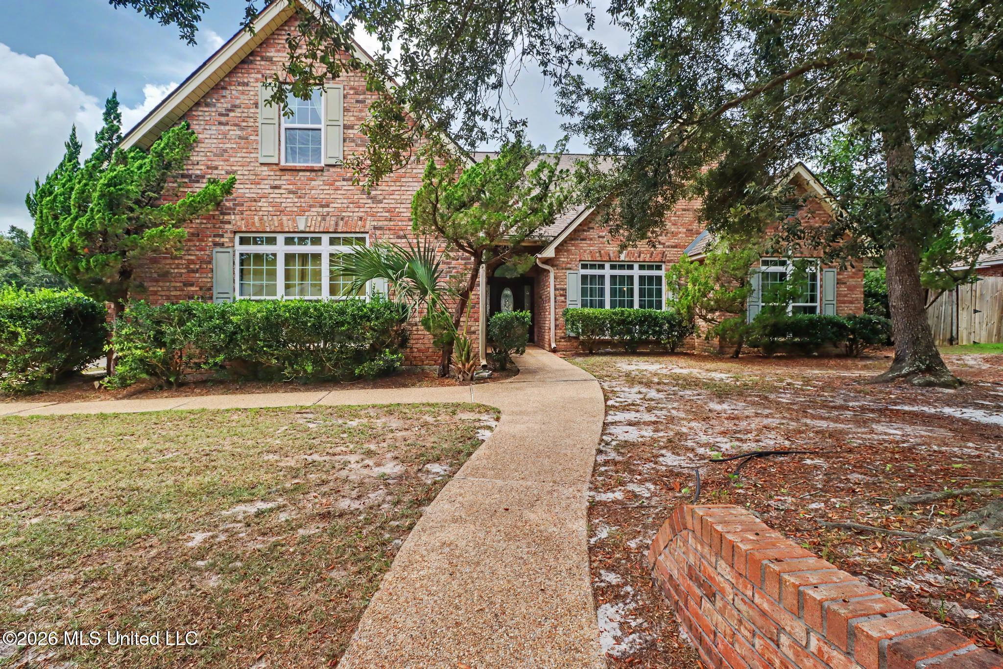 2582 Hampton Lane Property Photo 1