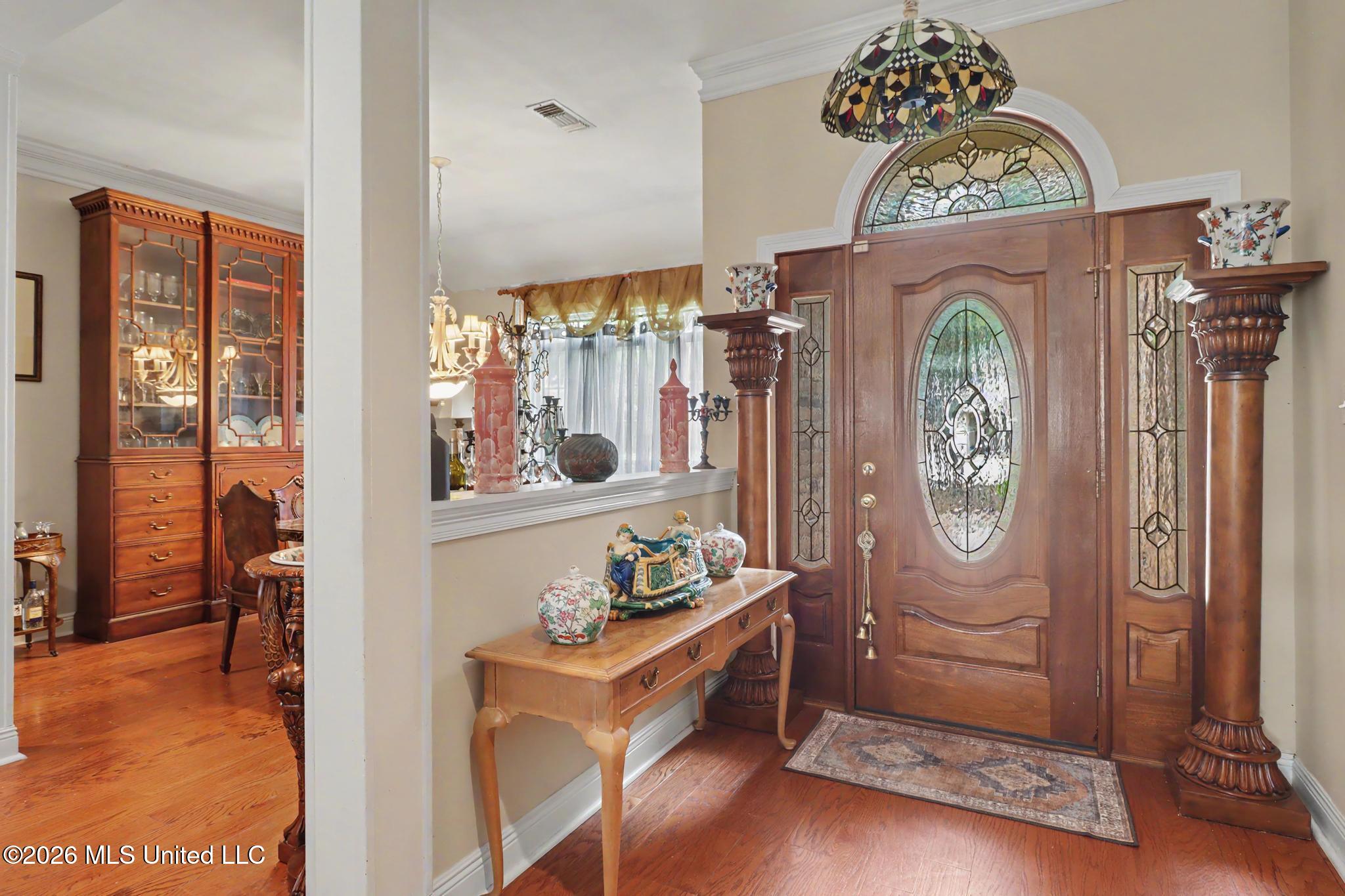 2582 Hampton Lane Property Photo 4
