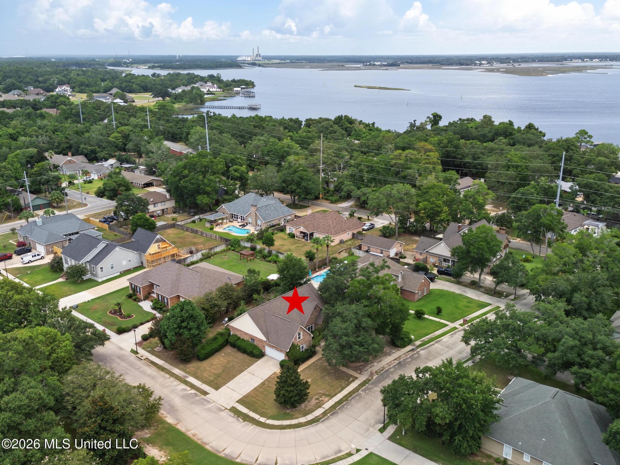 2582 Hampton Lane Property Photo 16