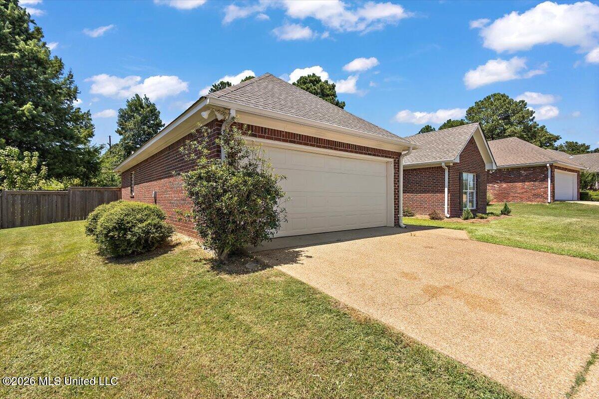 217 Calhoun Drive Property Photo 3