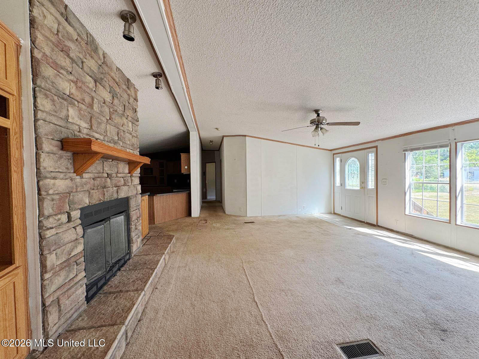18145 Robin Oaks Drive Property Photo 4