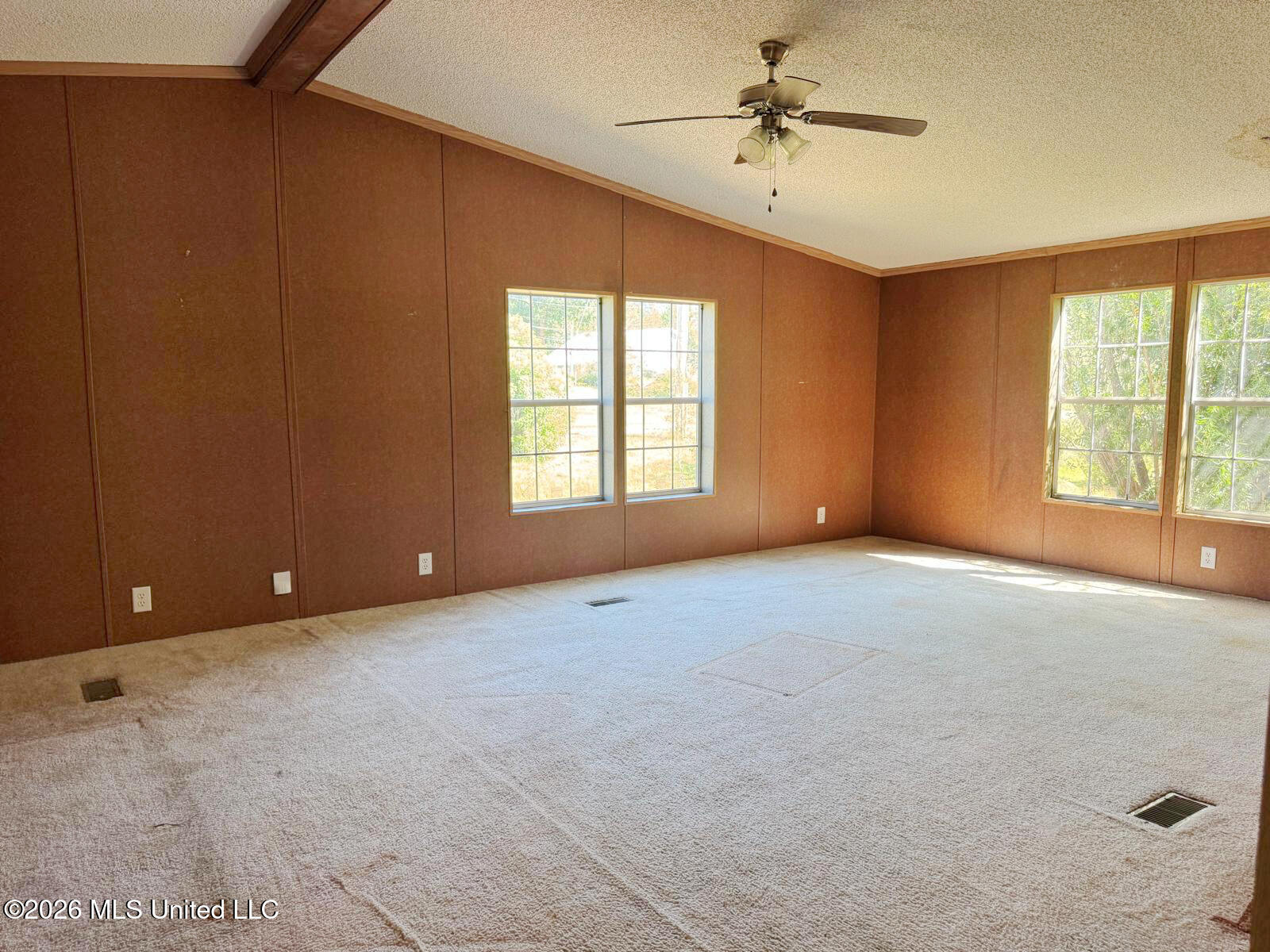 18145 Robin Oaks Drive Property Photo 5