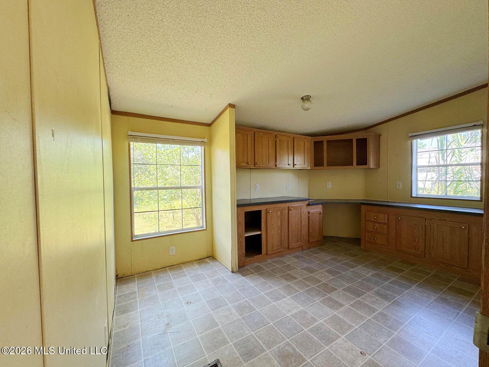 18145 Robin Oaks Drive Property Photo 7