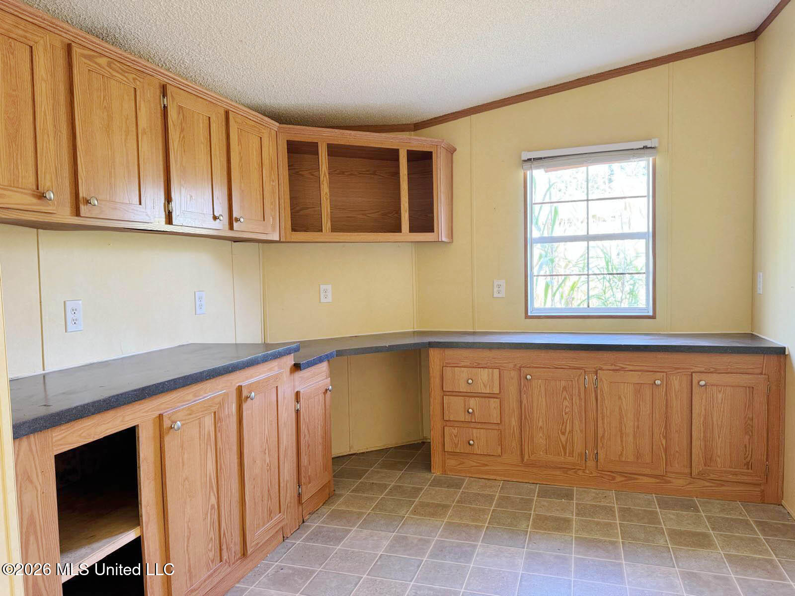 18145 Robin Oaks Drive Property Photo 8