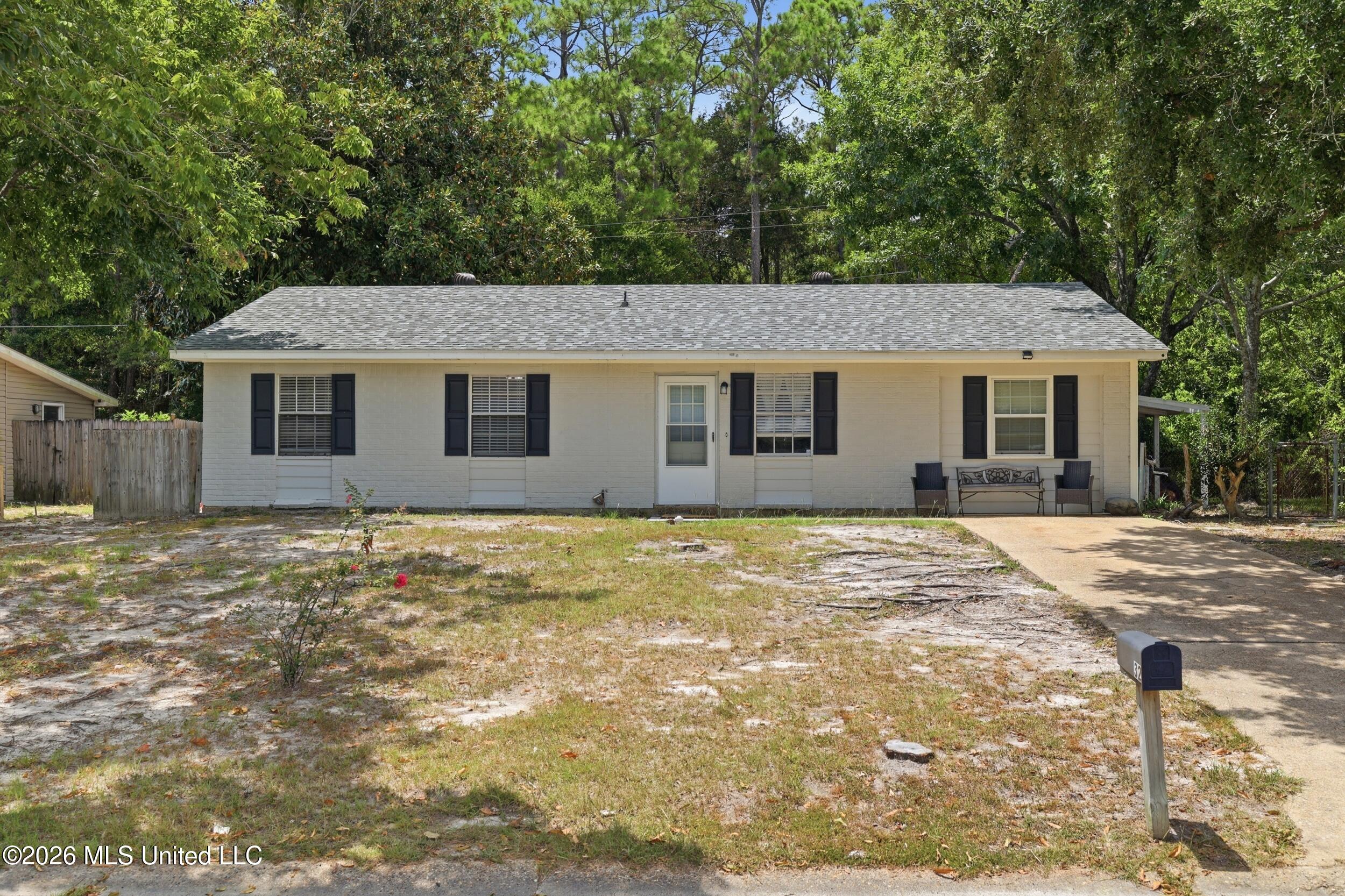 32 Yorkshire Parkway Property Photo 1