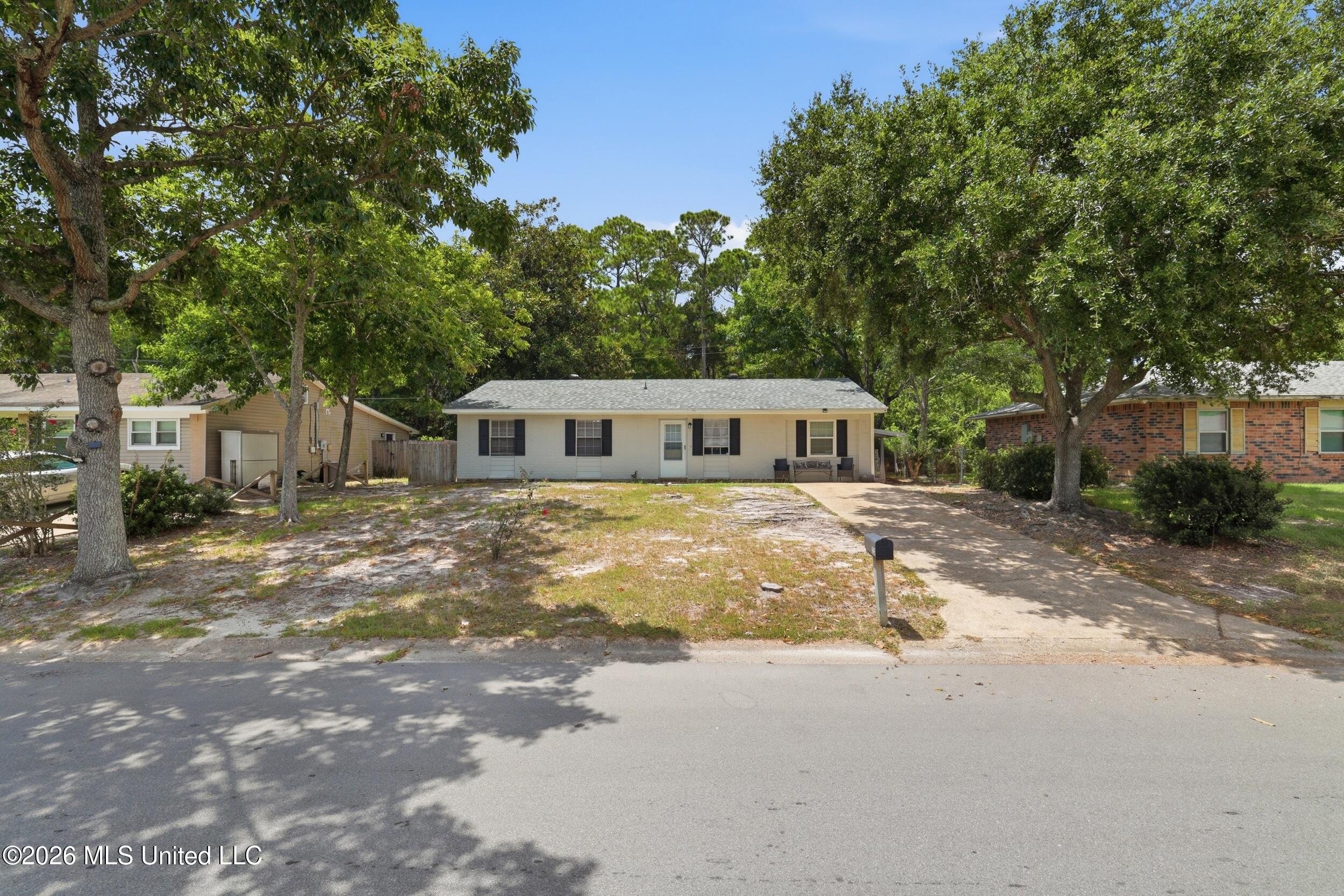 32 Yorkshire Parkway Property Photo 3