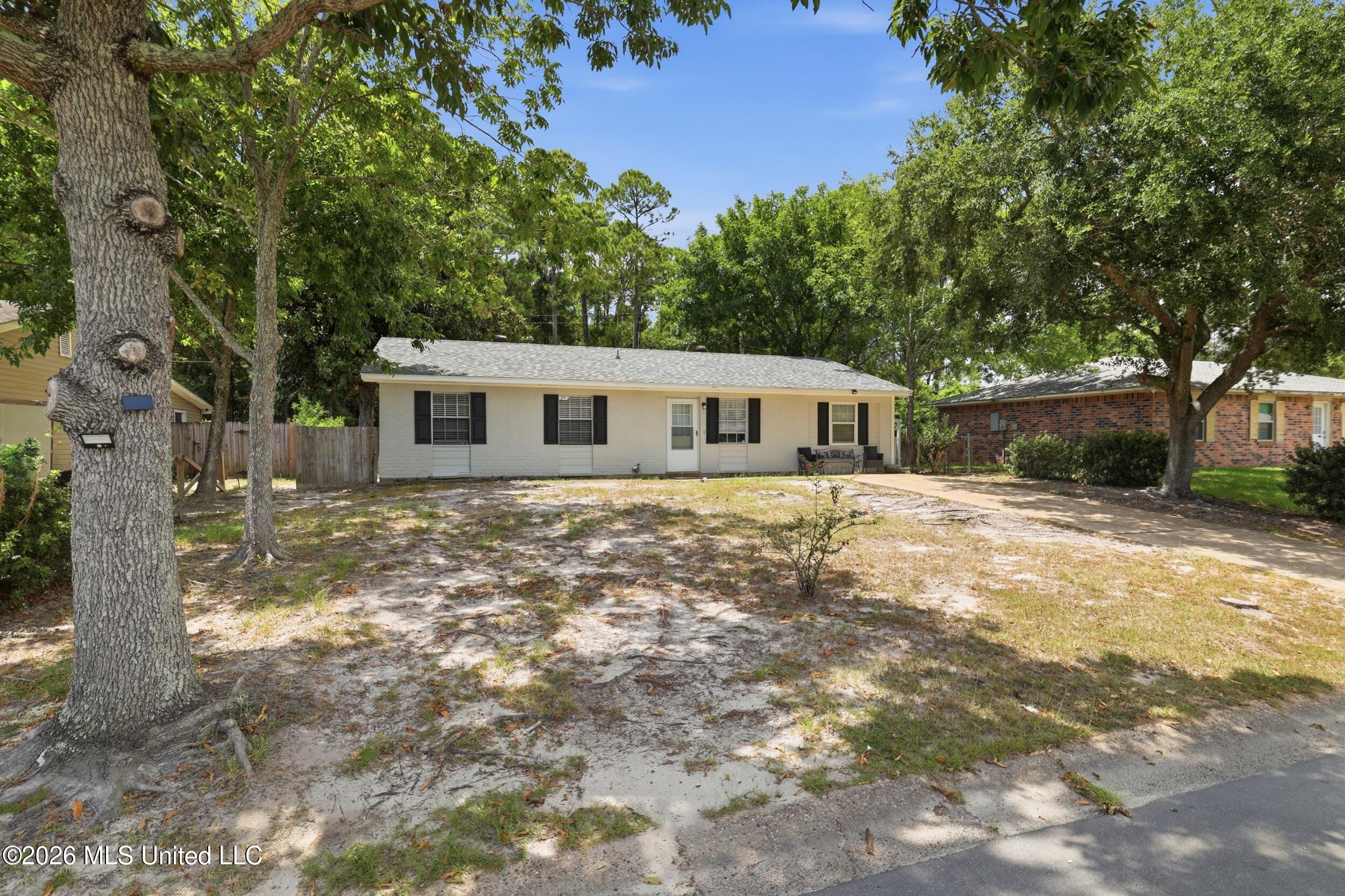 32 Yorkshire Parkway Property Photo 4