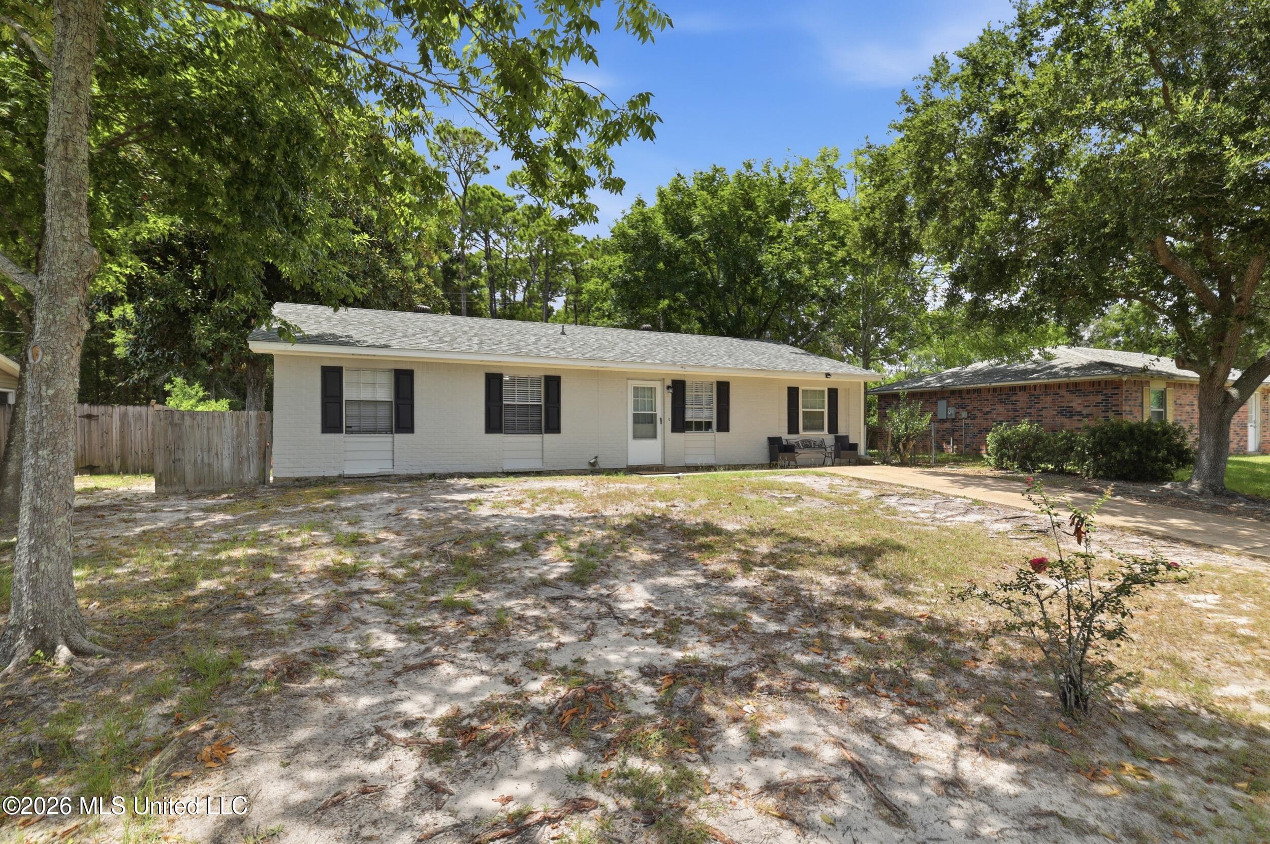 32 Yorkshire Parkway Property Photo 5