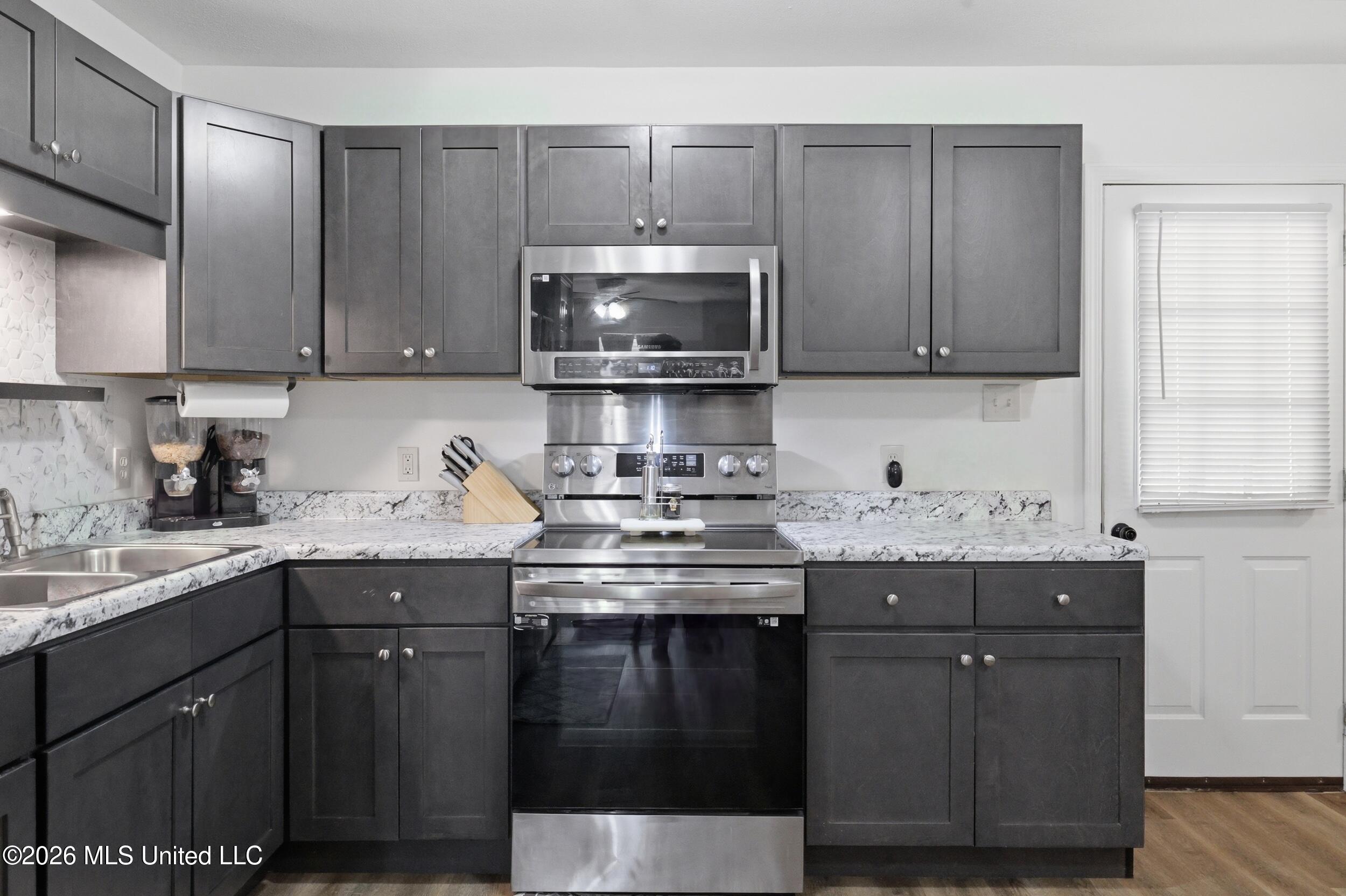 32 Yorkshire Parkway Property Photo 9
