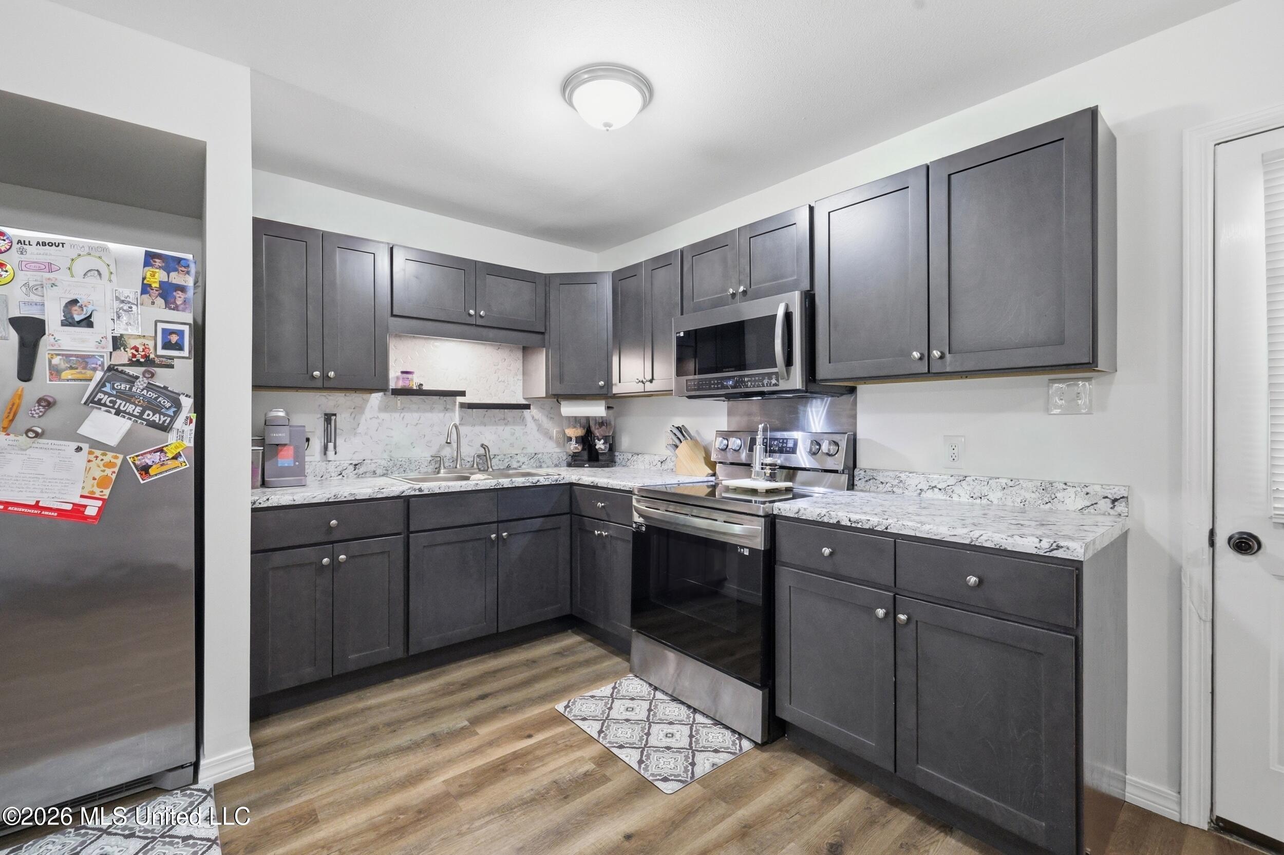 32 Yorkshire Parkway Property Photo 12