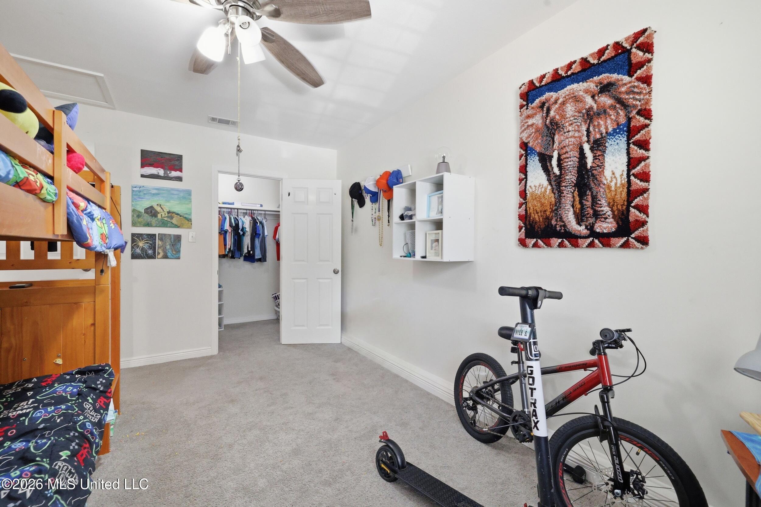 32 Yorkshire Parkway Property Photo 16