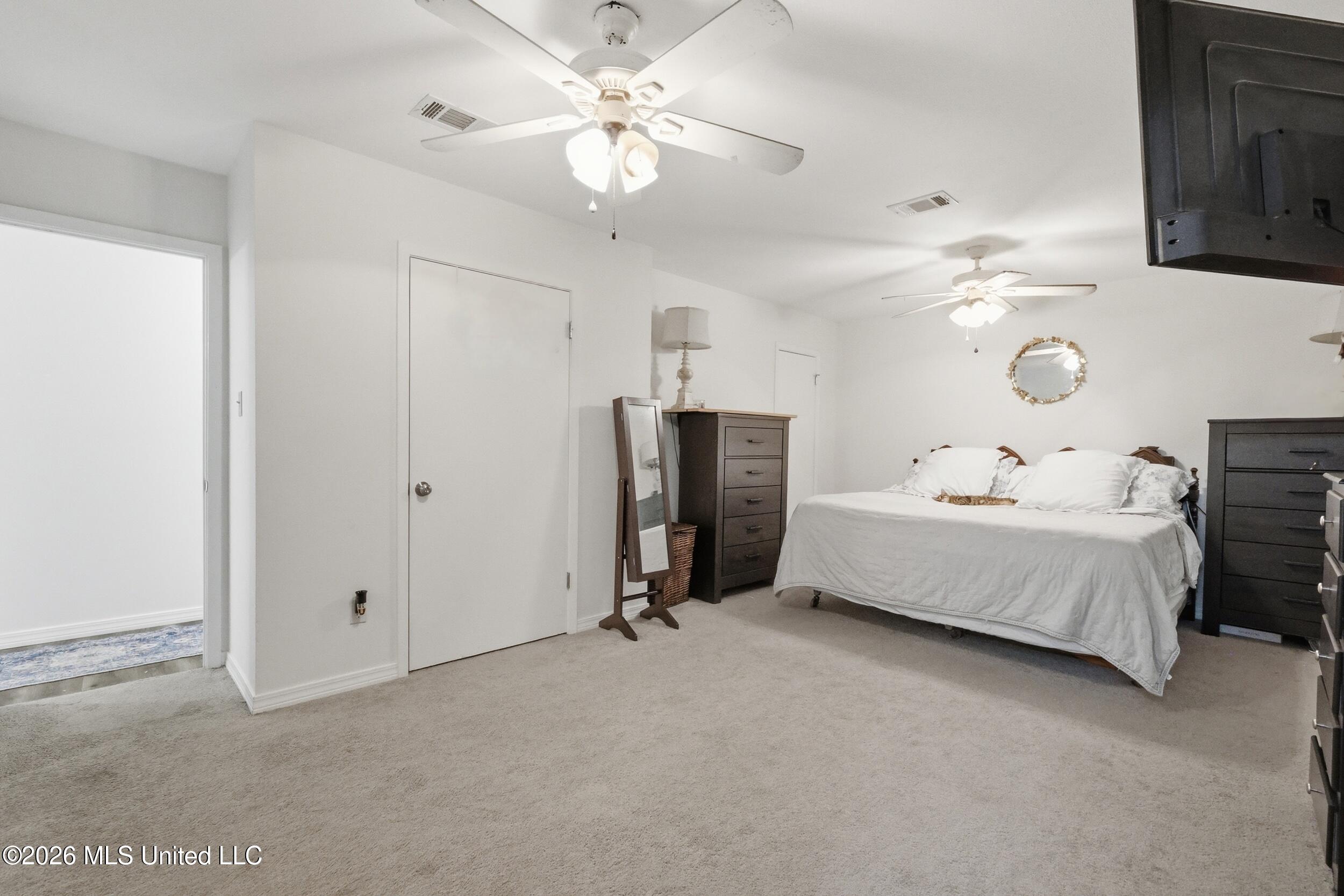 32 Yorkshire Parkway Property Photo 18