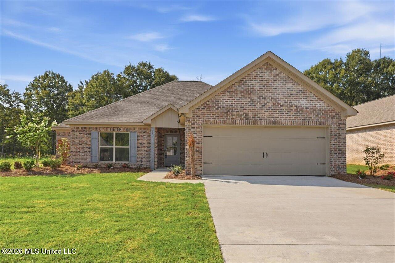 113 Newport Drive Property Photo 1